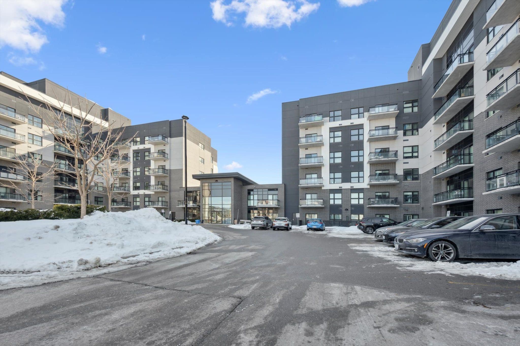 102 Grovewood Common 621, Oakville, ON L6H 0X2