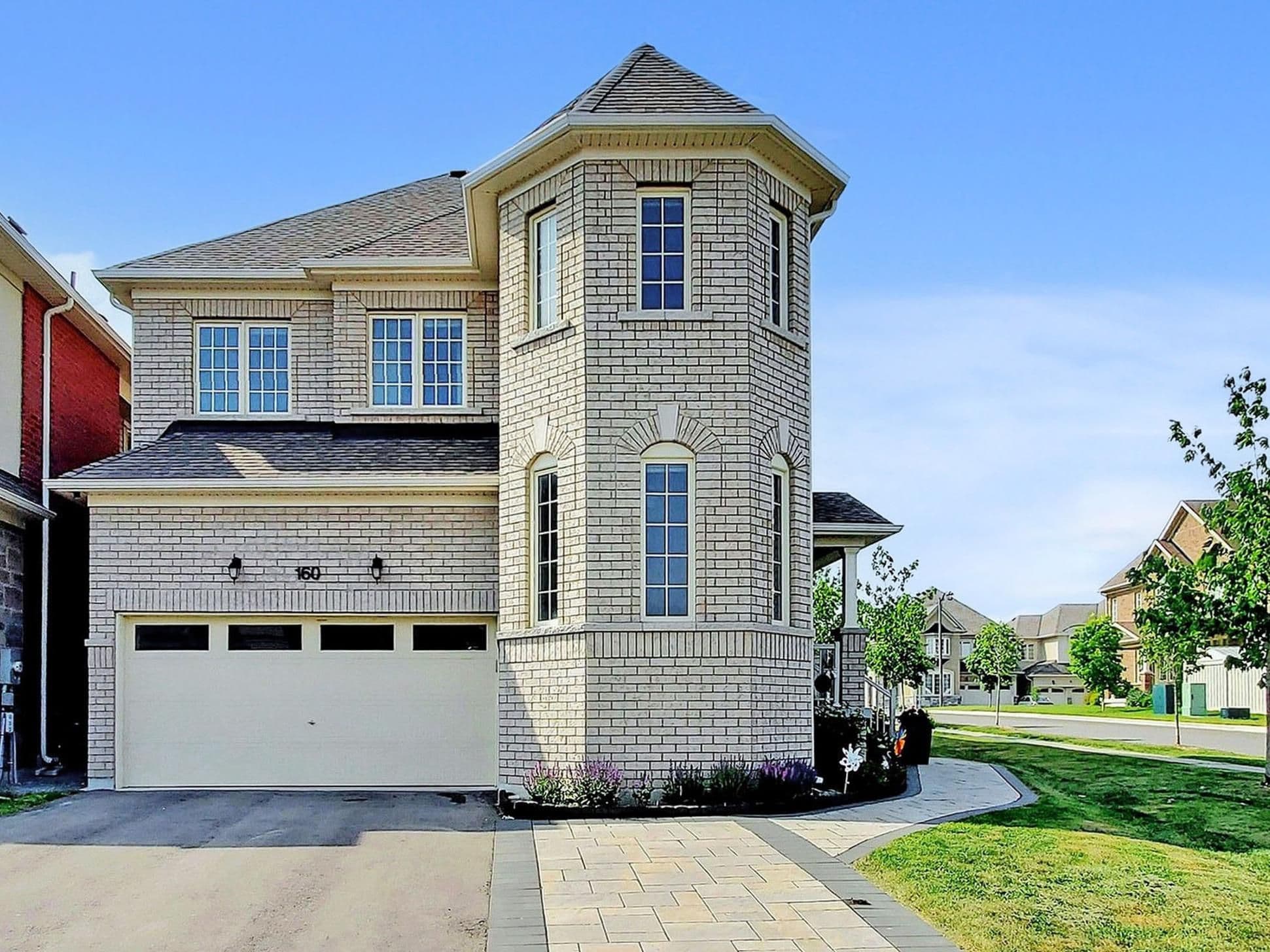 160 Mondial Crescent, East Gwillimbury, ON L9N 0S1