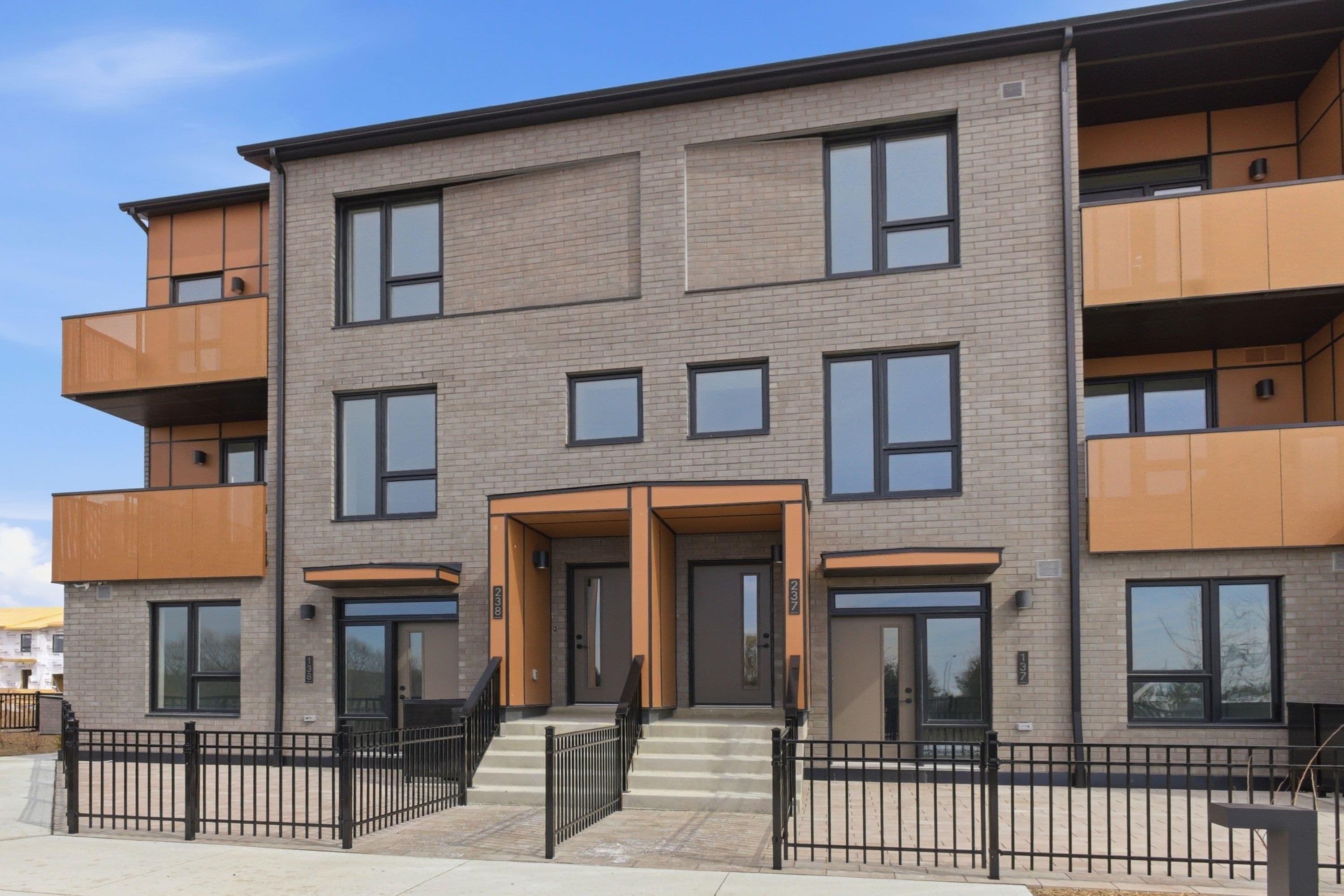 70 All Nations Drive TH-238, Brampton, ON L7E 5Y8