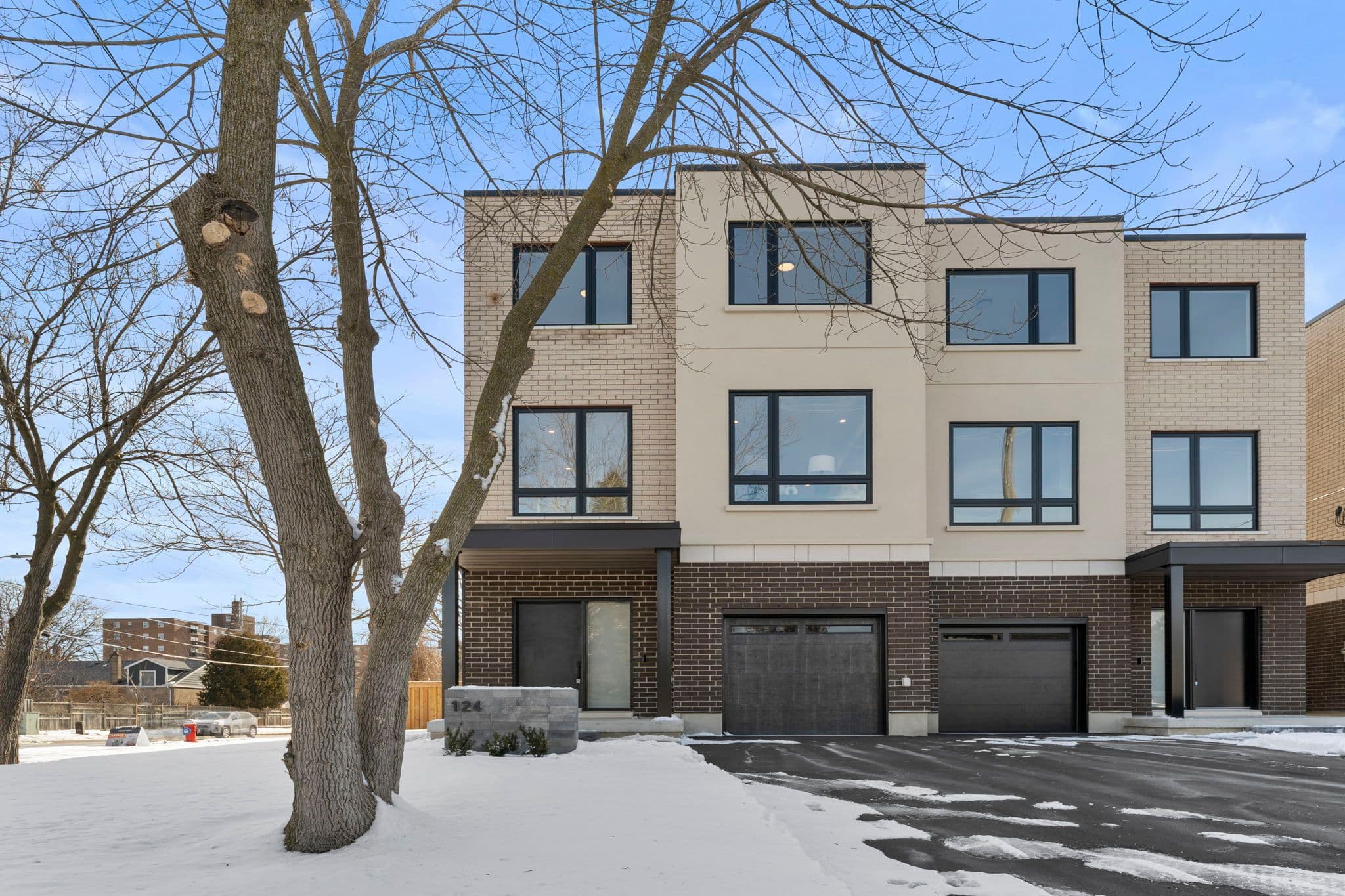 124 Dunbar Road, Mississauga, ON L5B 1G7