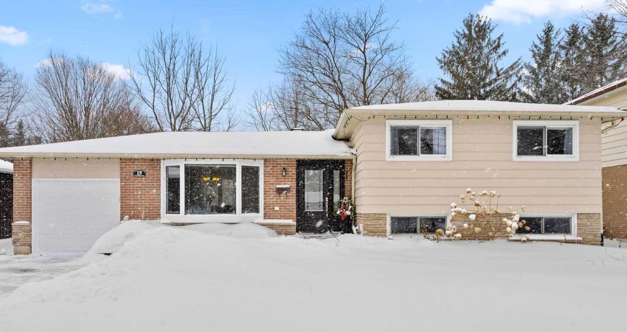 15 Colleen Avenue, Barrie, ON L4M 2M9