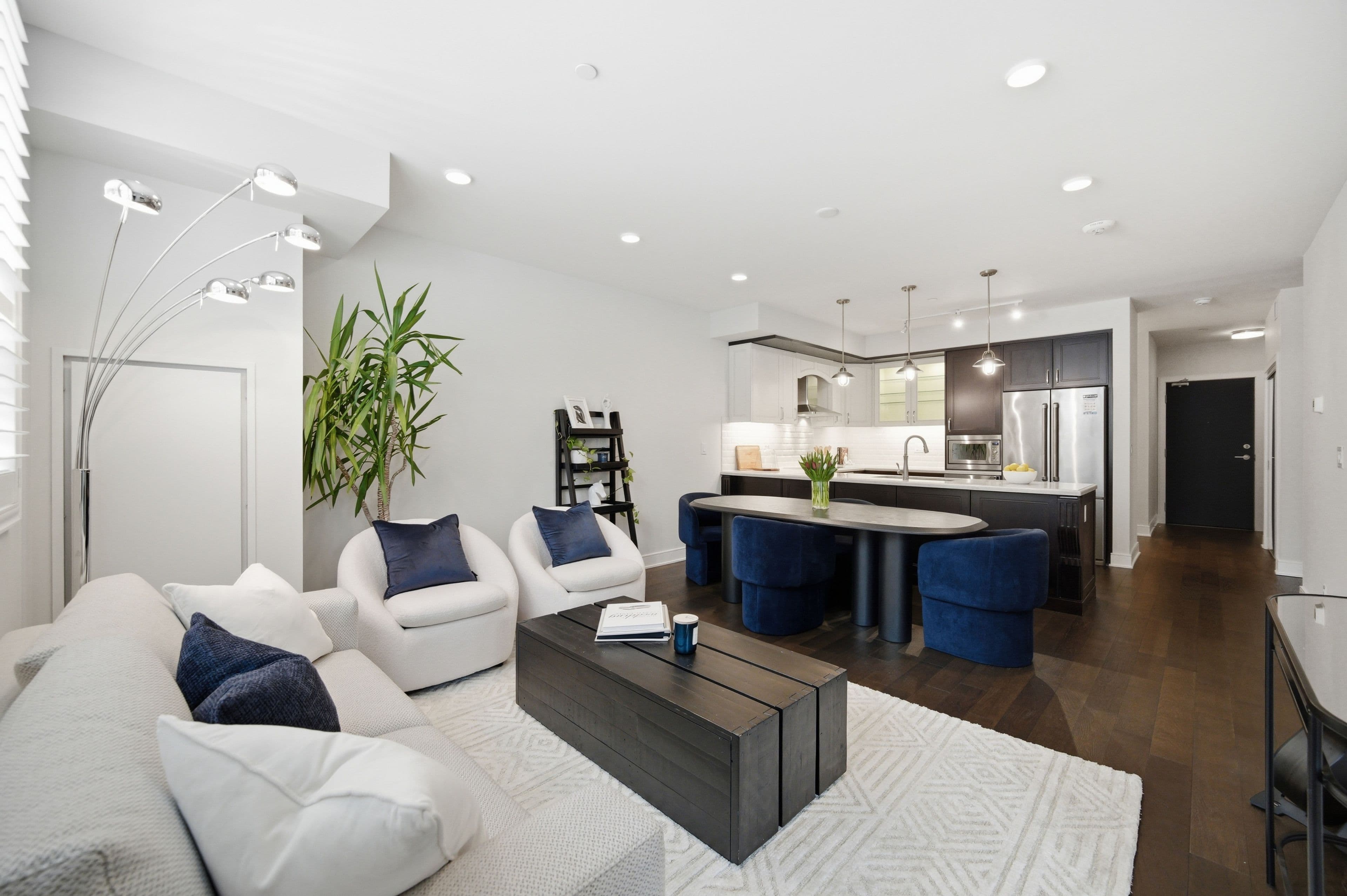 1575 Lakeshore Road W 117, Mississauga, ON L5J 0B1