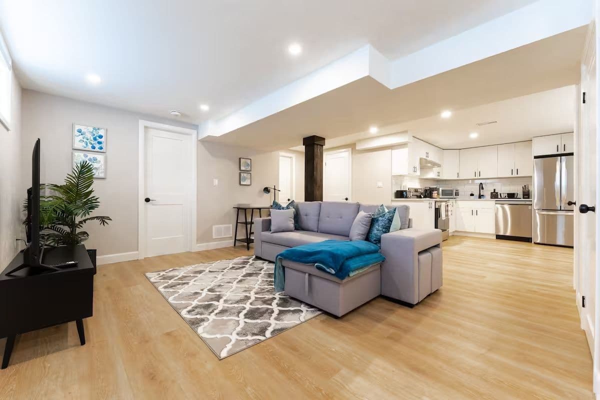 36 Cloke Court Bsmt, Hamilton, ON L8T 1N5