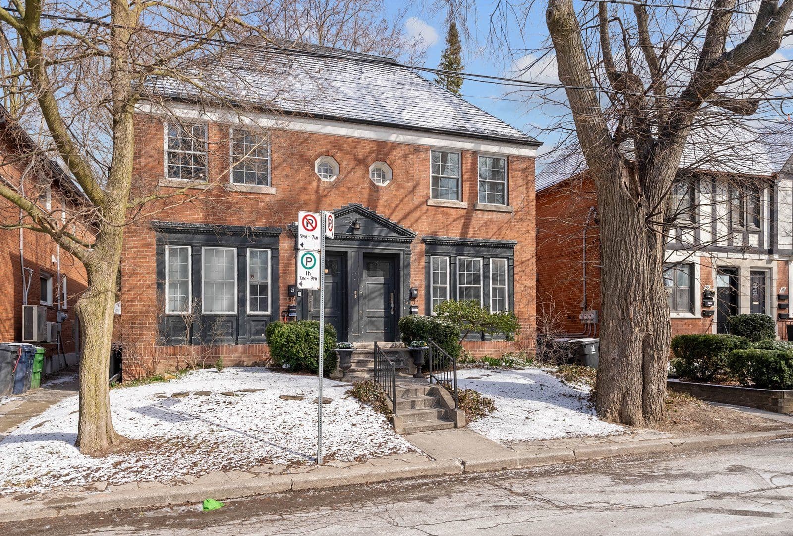 26 Strathgowan Avenue Upper, Toronto C04, ON M4N 1B9