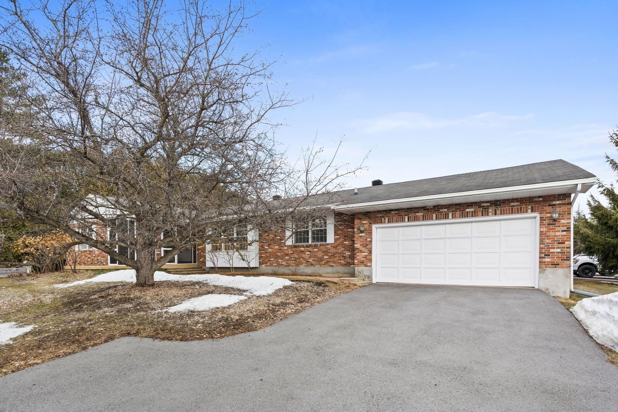 118 Juanita Avenue, Carp - Huntley Ward, ON K0A 1L0