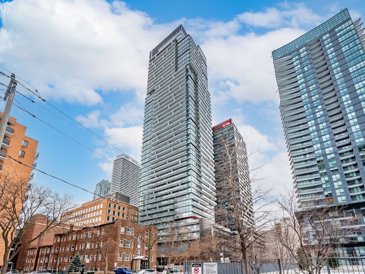 39 Roehampton Avenue 3801, Toronto C10, ON M4P 0G1