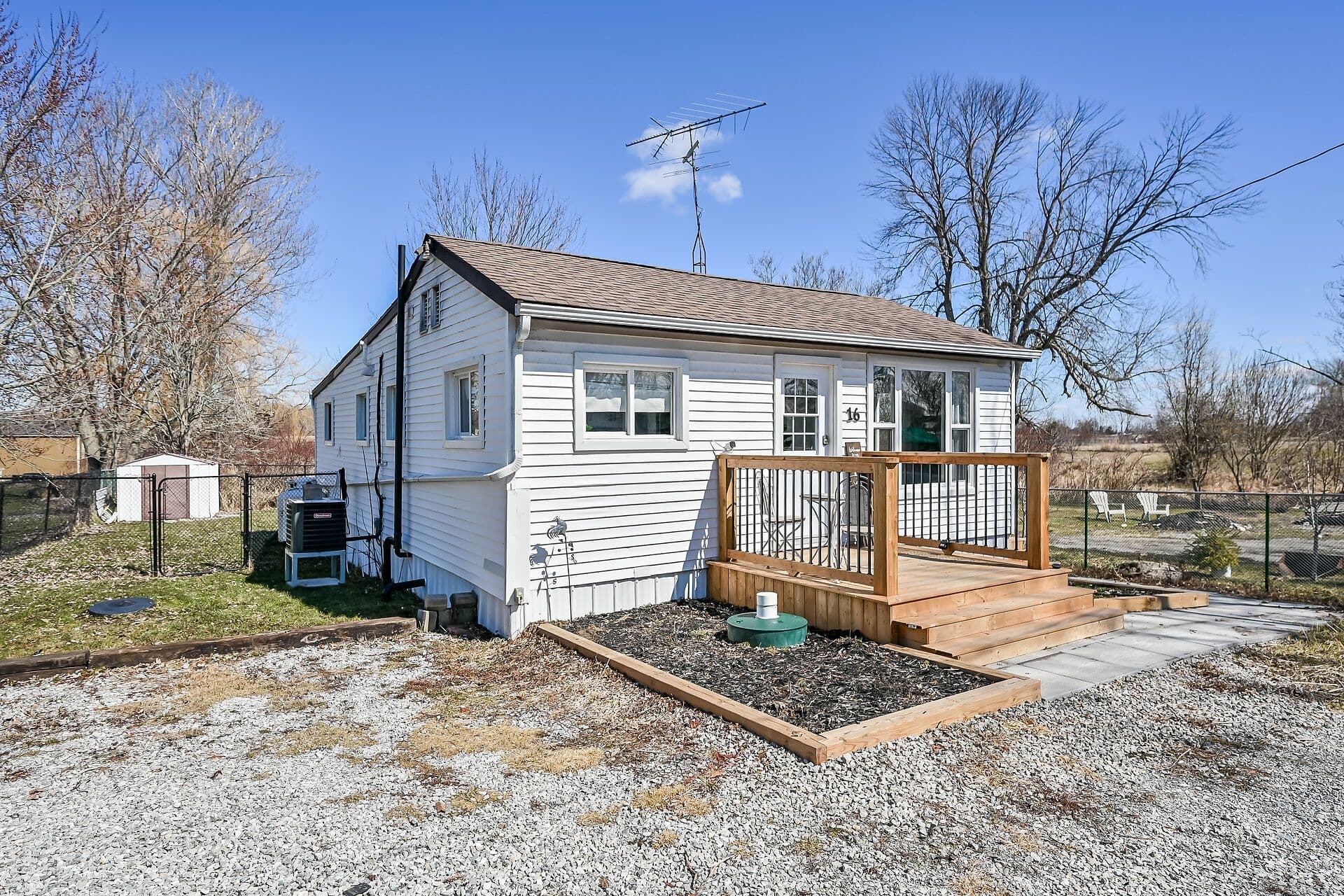 16 Swallow Lane, Haldimand, ON N0A 1P0