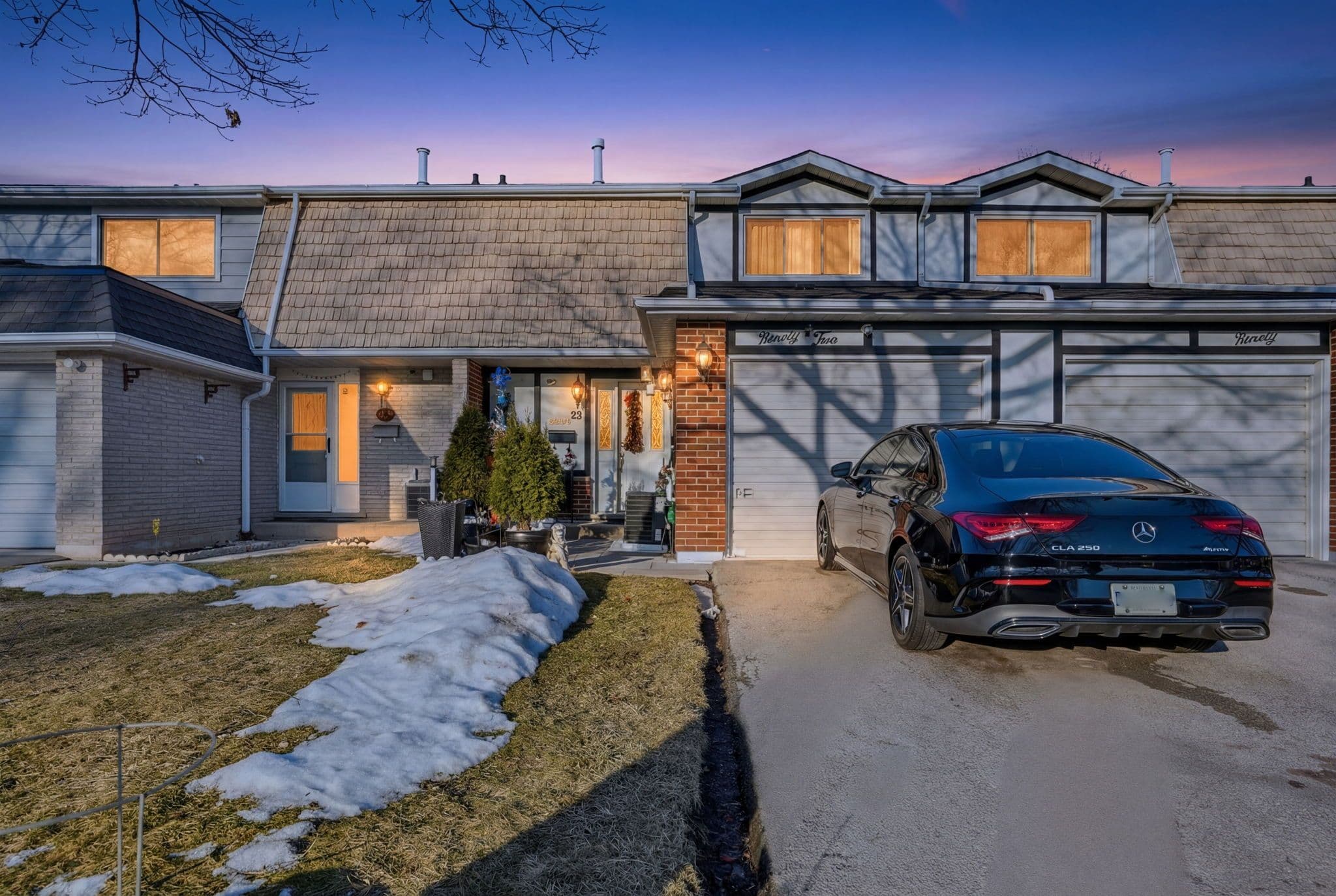 92 St. Andrews Drive, Hamilton, ON L8K 6H4