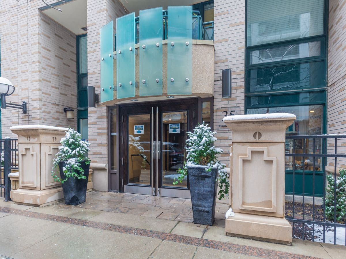35 Hayden Street 104, Toronto C08, ON M4Y 3C3