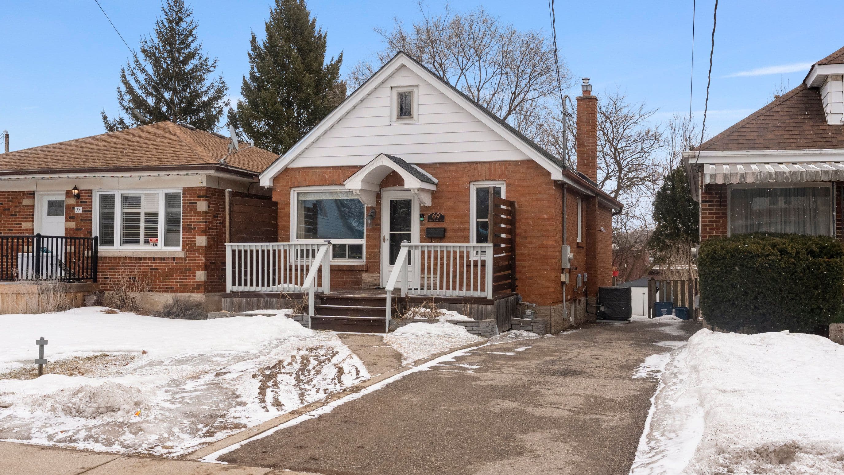 69 Lyons Avenue, Brantford, ON N3R 4R2