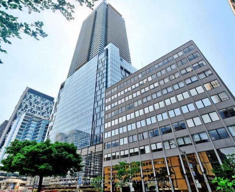 488 University Avenue 4112, Toronto C01, ON M5G 0C1