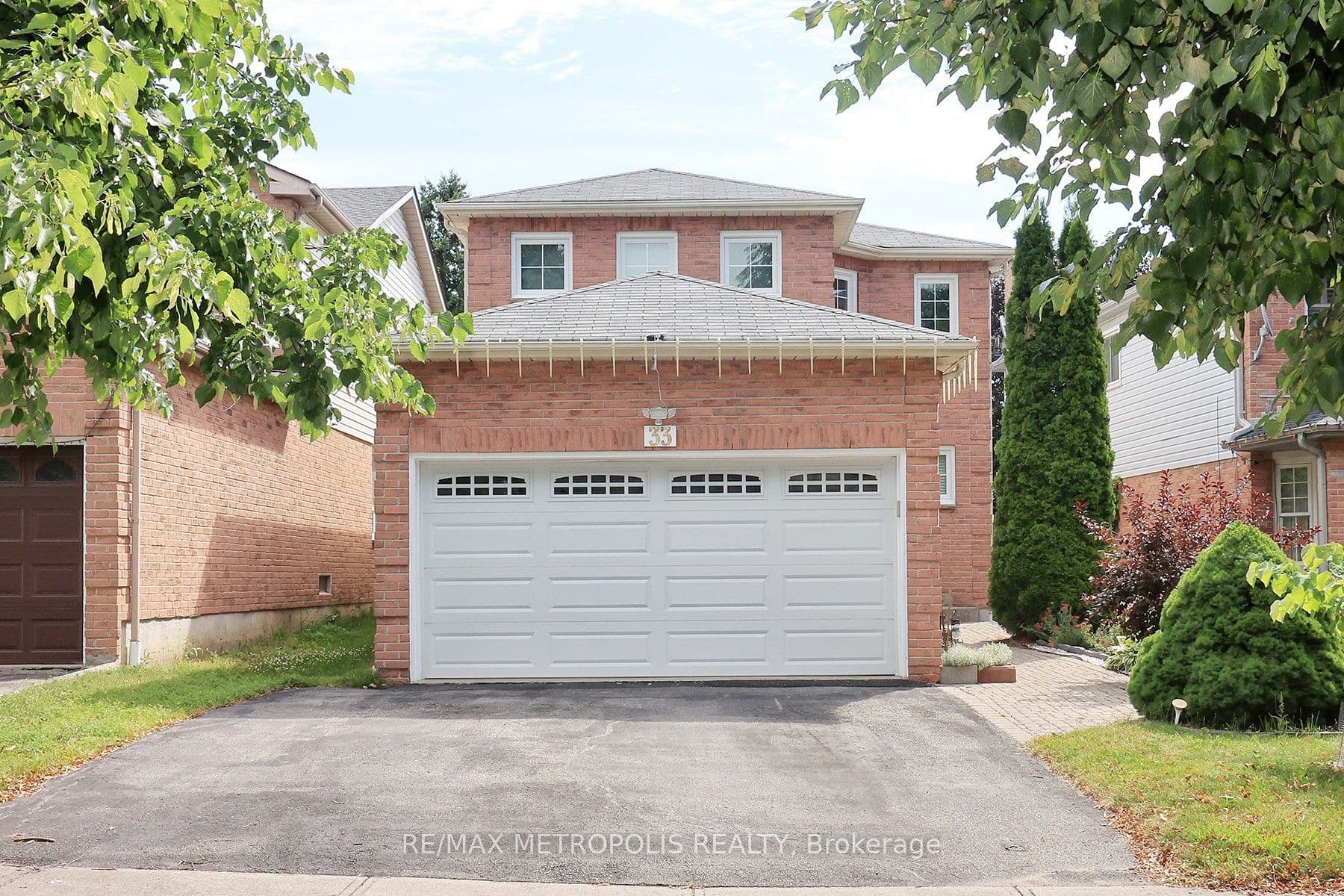 33 Lipton Crescent #BASEMENT, Whitby, ON L1R 1W7
