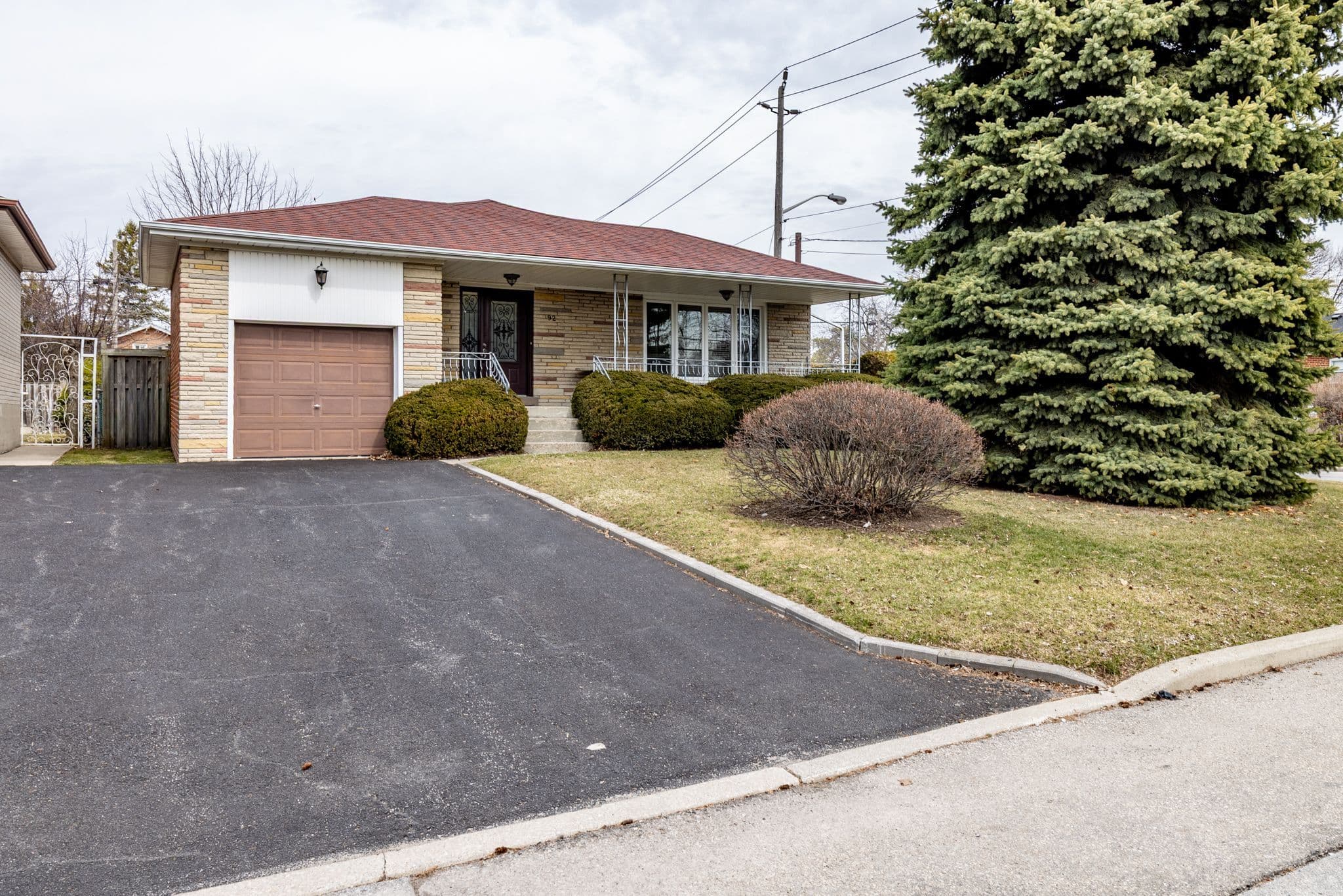 92 Acton Avenue, Toronto C06, ON M3H 4H3