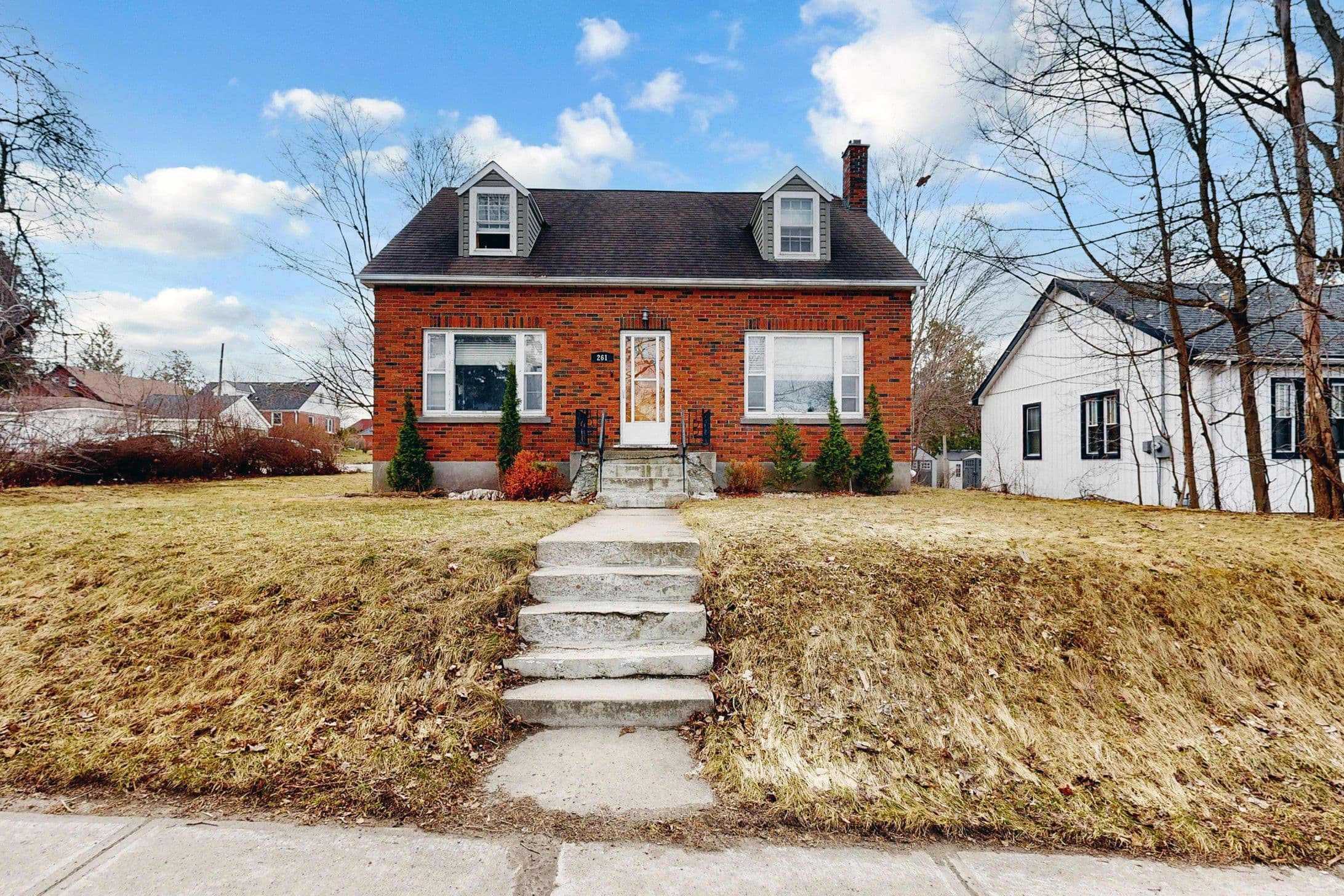 261 Wolsely Street, Peterborough, ON K9H 4Z8