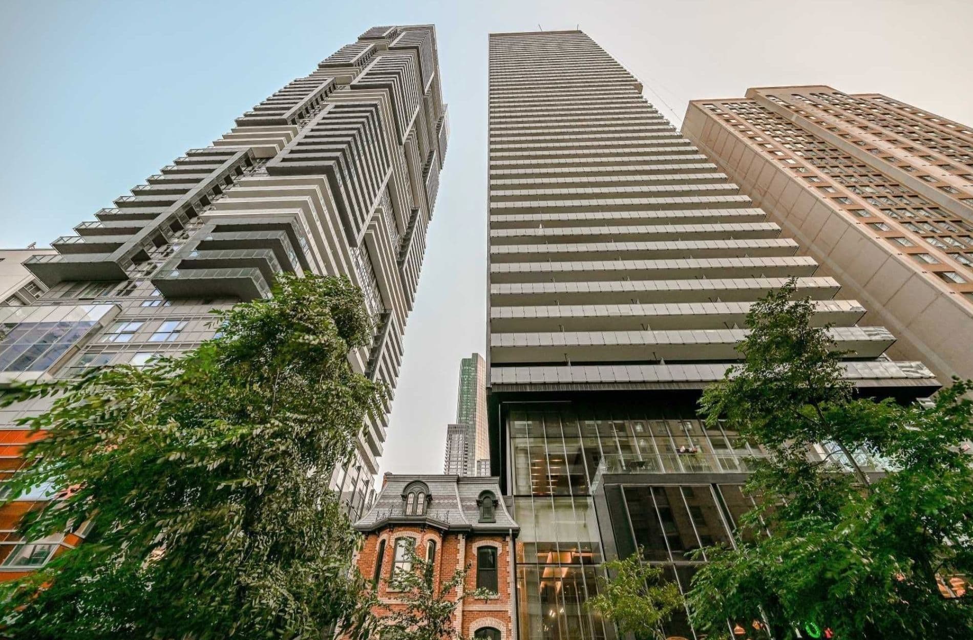 15 Grenville Street 410, Toronto C01, ON M4Y 0B9