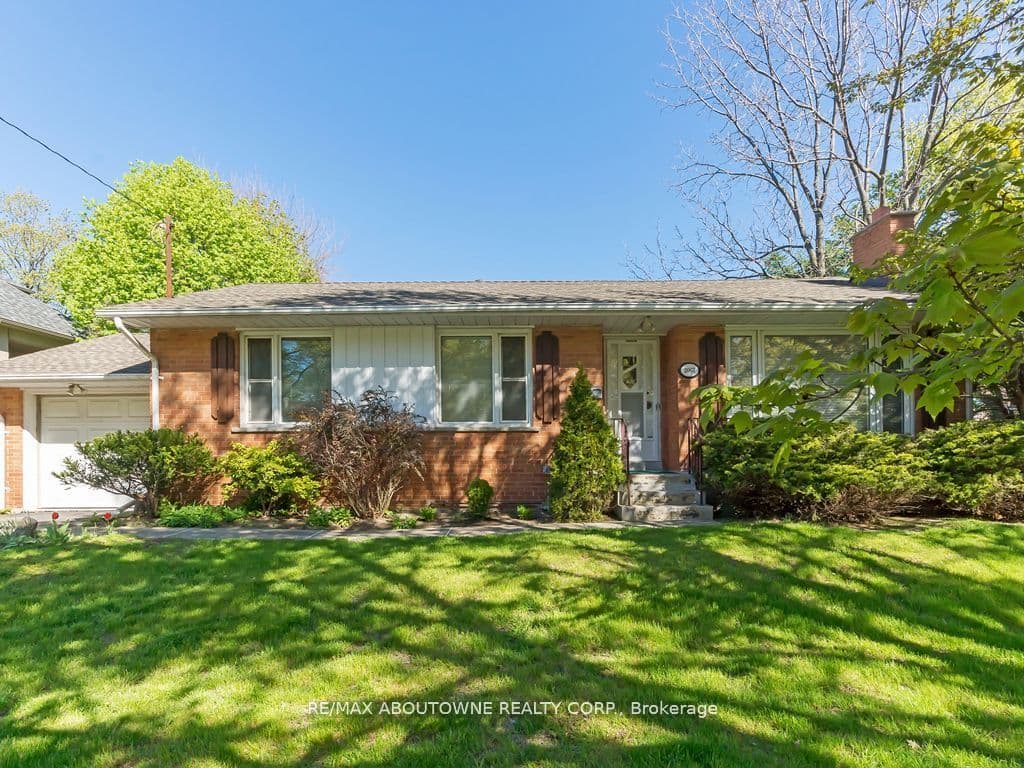 2067 Devon Road, Oakville, ON L6J 2N1