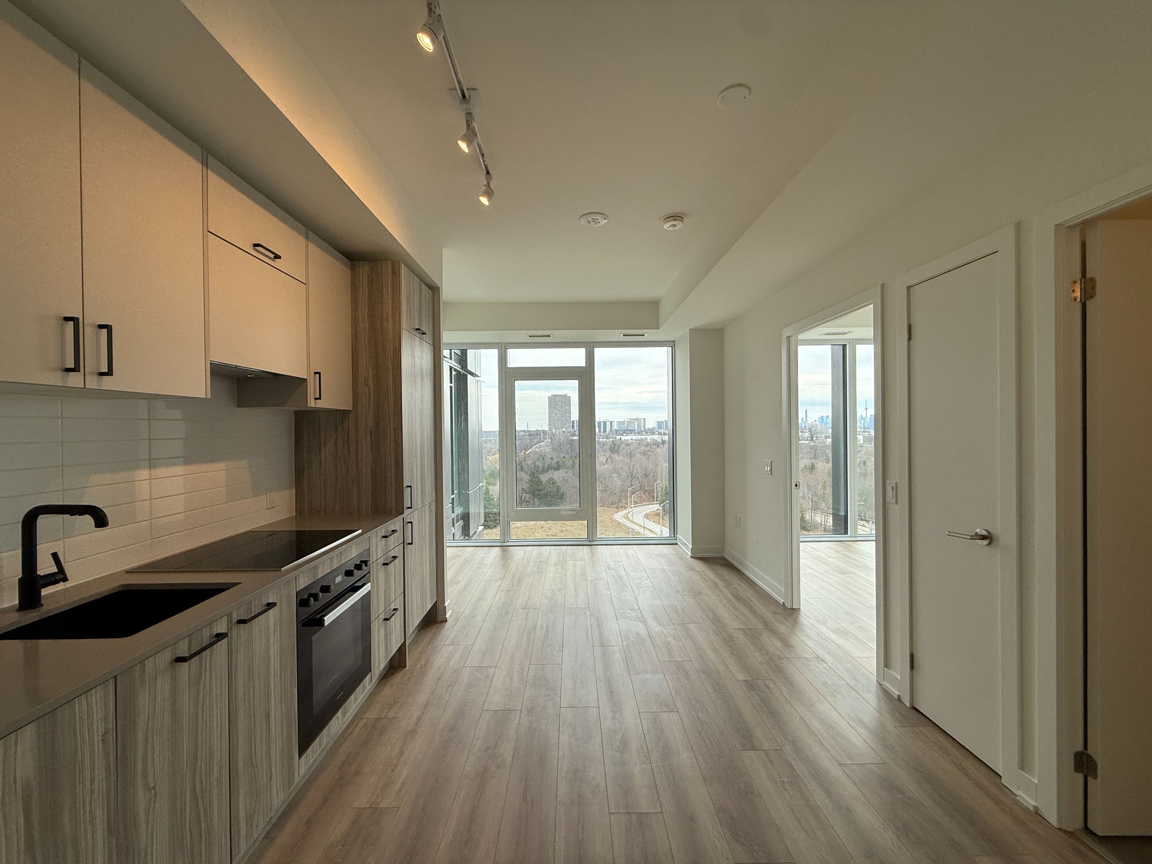 5 Quarrington Lane 710, Toronto C13, ON M3C 0S5