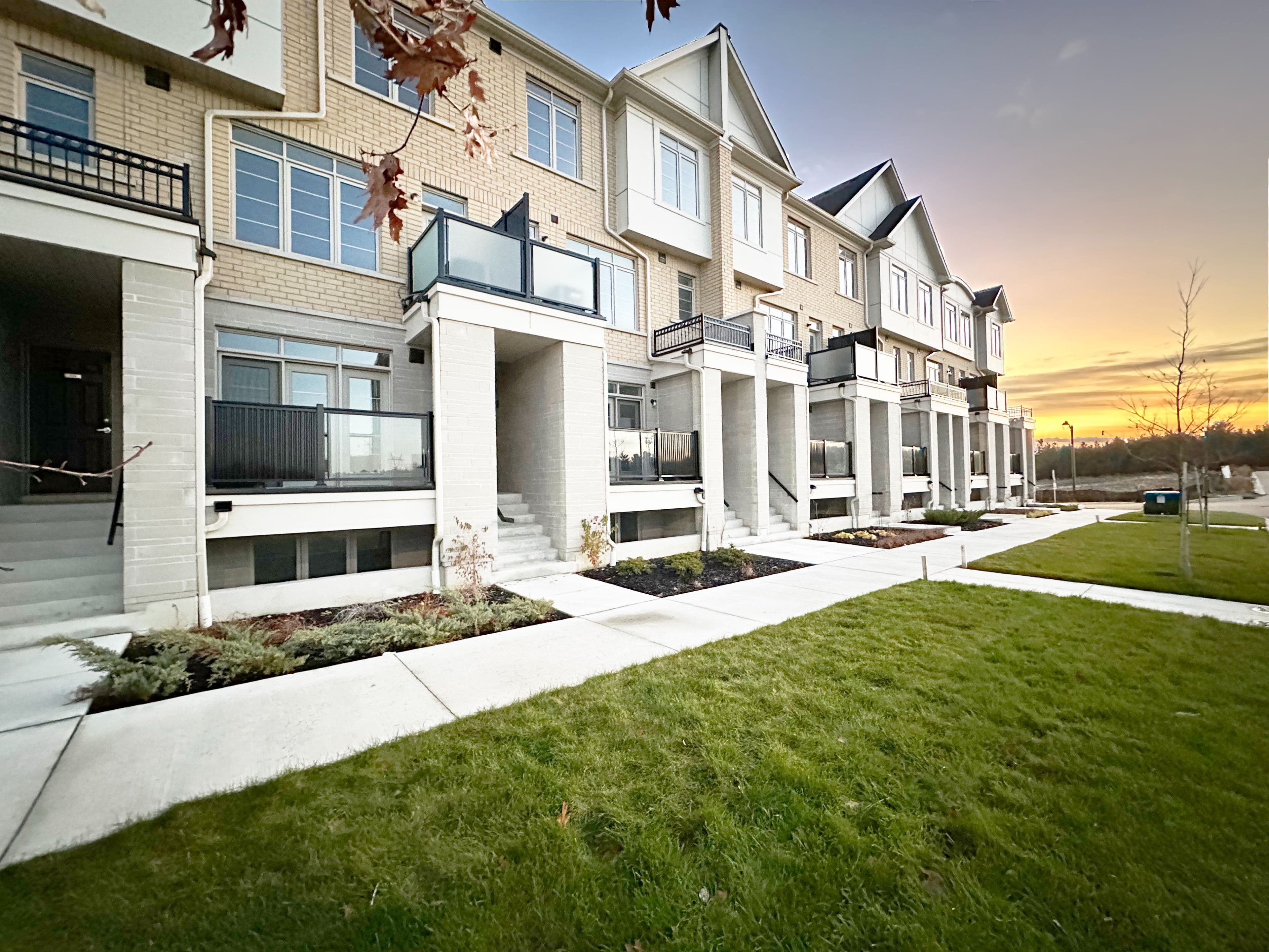 1655 Palmers Sawmill Road 120, Pickering, ON L1X 0R3