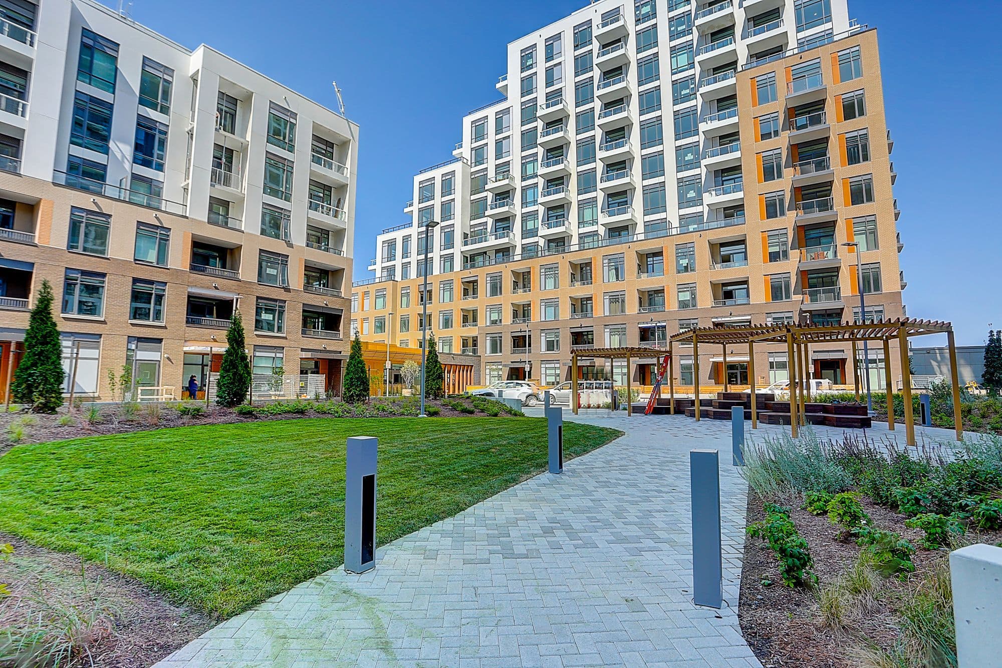 7950 Bathurst Street B-532, Vaughan, ON L4J 0B8