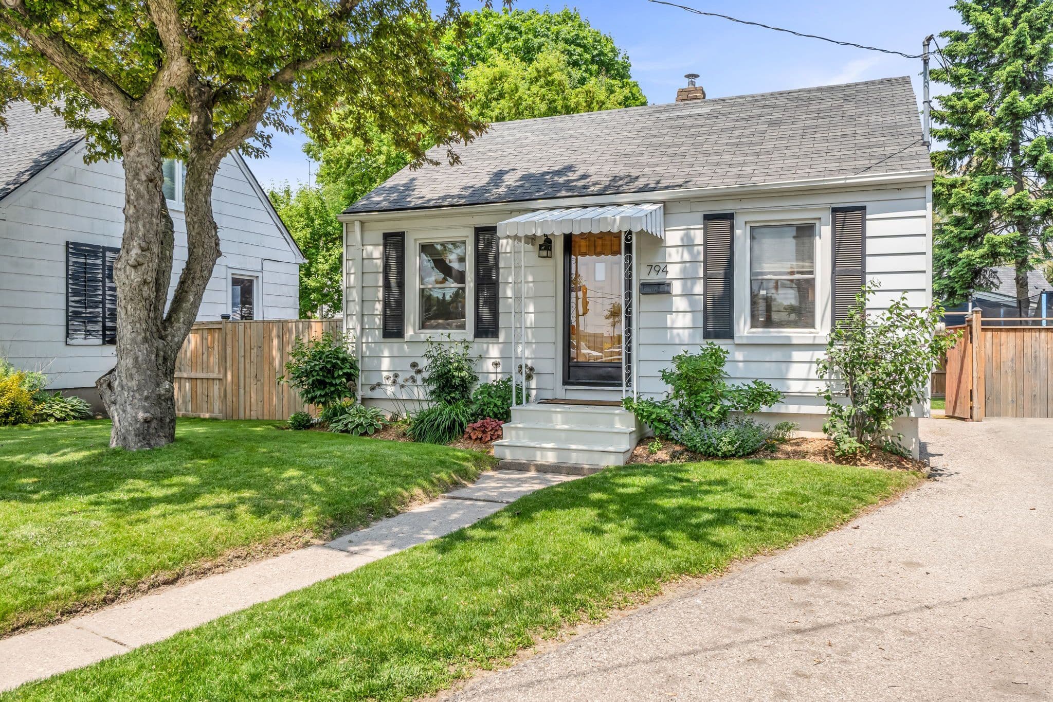 794 The Queensway N/A, Toronto W07, ON M8Z 1N5