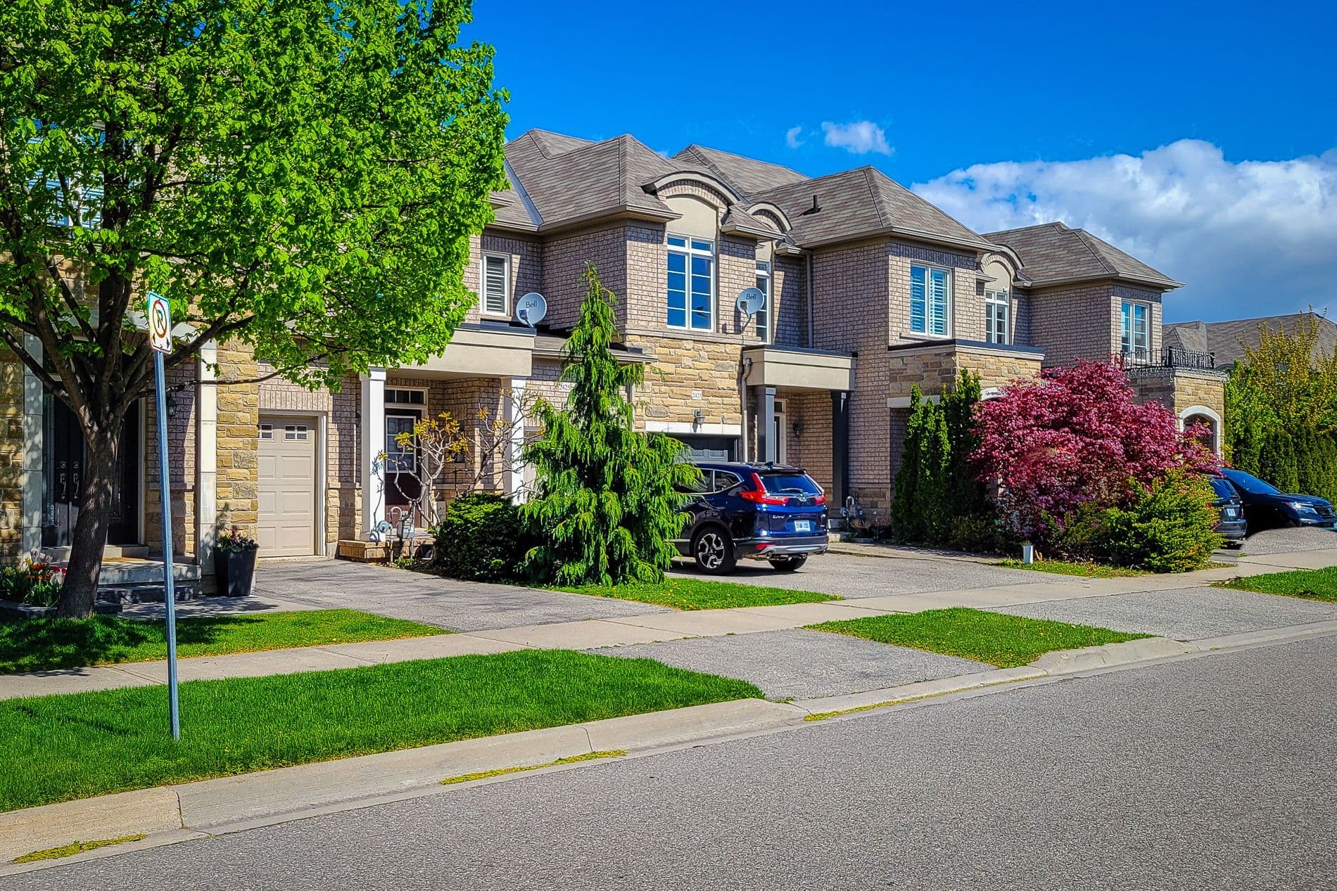 2423 Montagne Avenue, Oakville, ON L6M 0J4