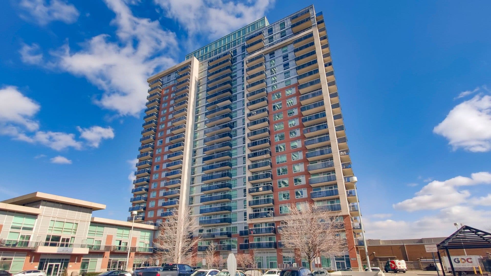 215 Queen Street E 2108, Brampton, ON L6W 0A9