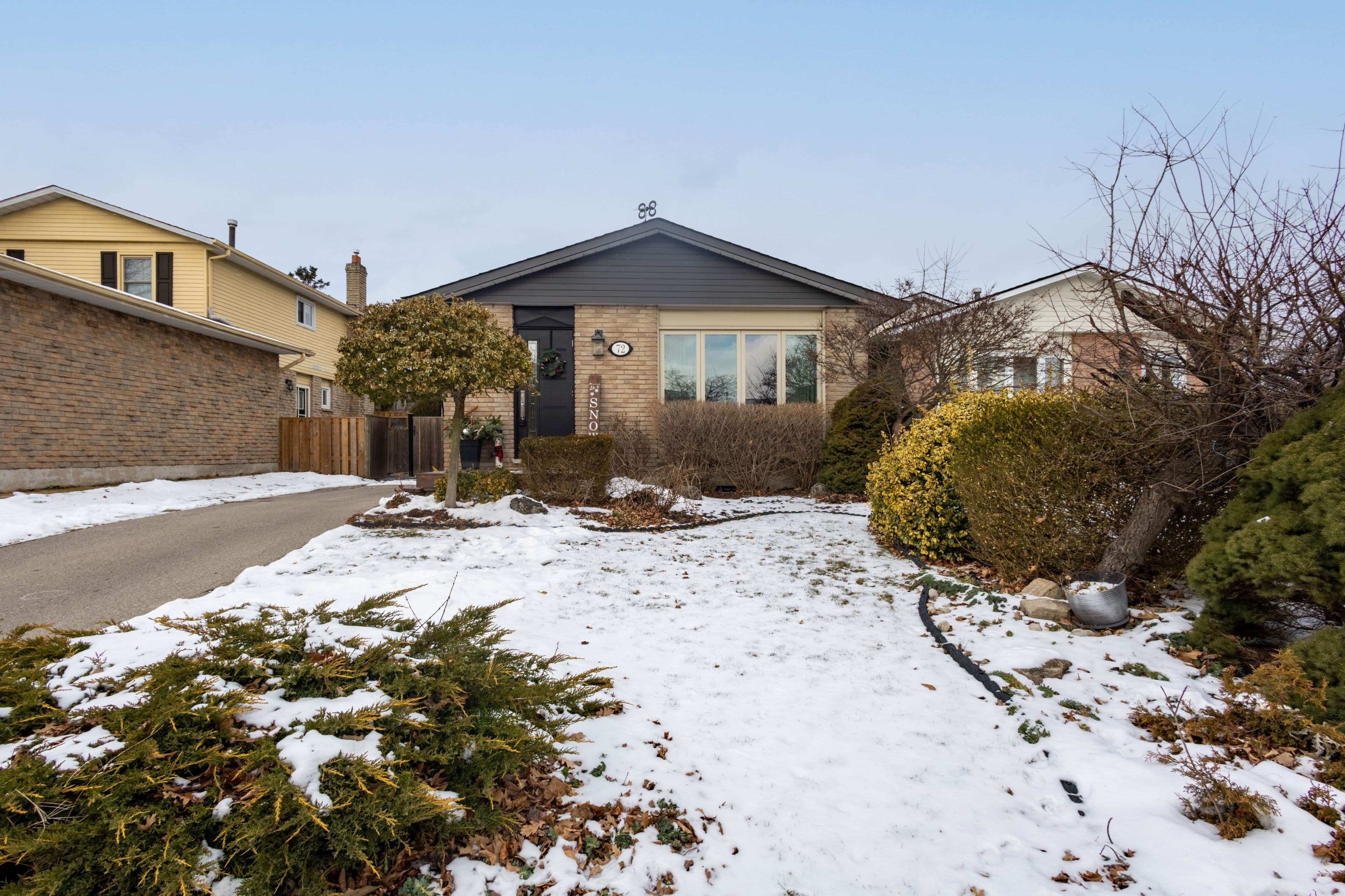 72 Athenia Drive, Hamilton, ON L8J 1S8