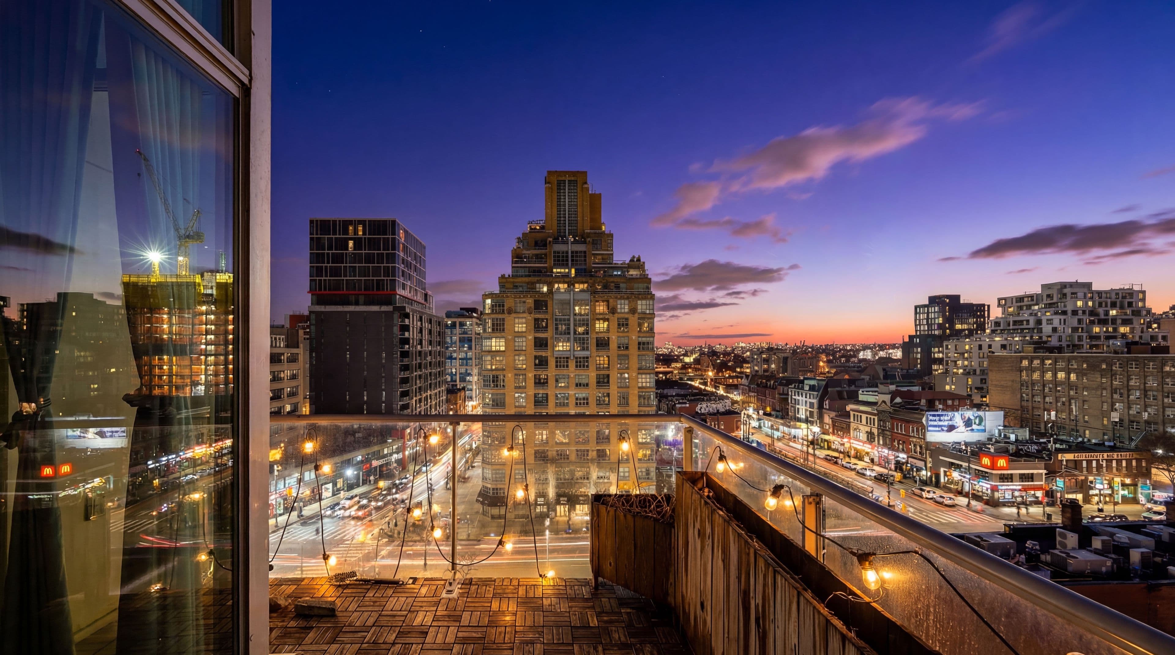 388 Richmond Street W 913, Toronto C01, ON M5V 3P1