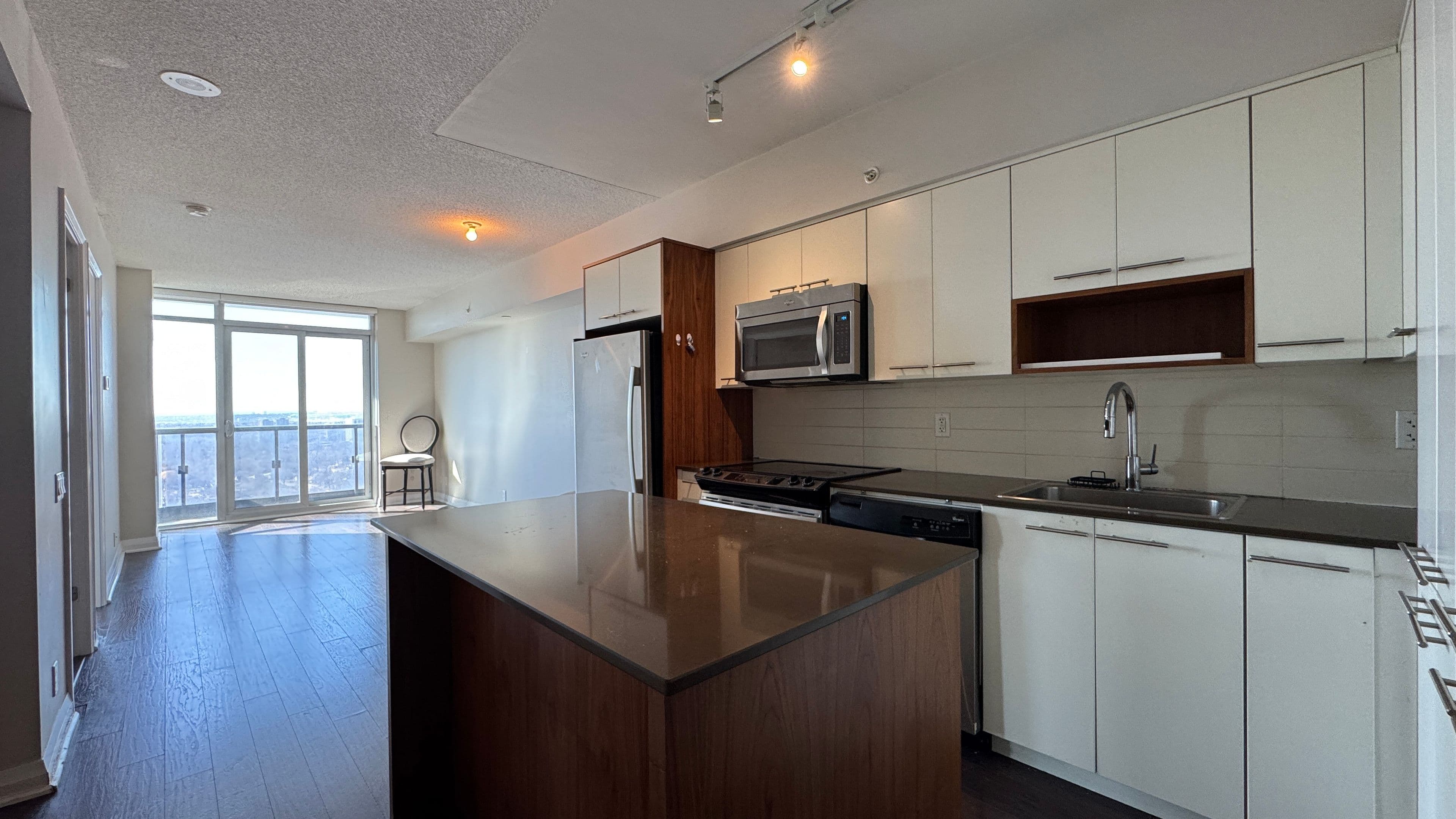 5 Valhalla Inn Road 2708, Toronto W08, ON M9B 1B0