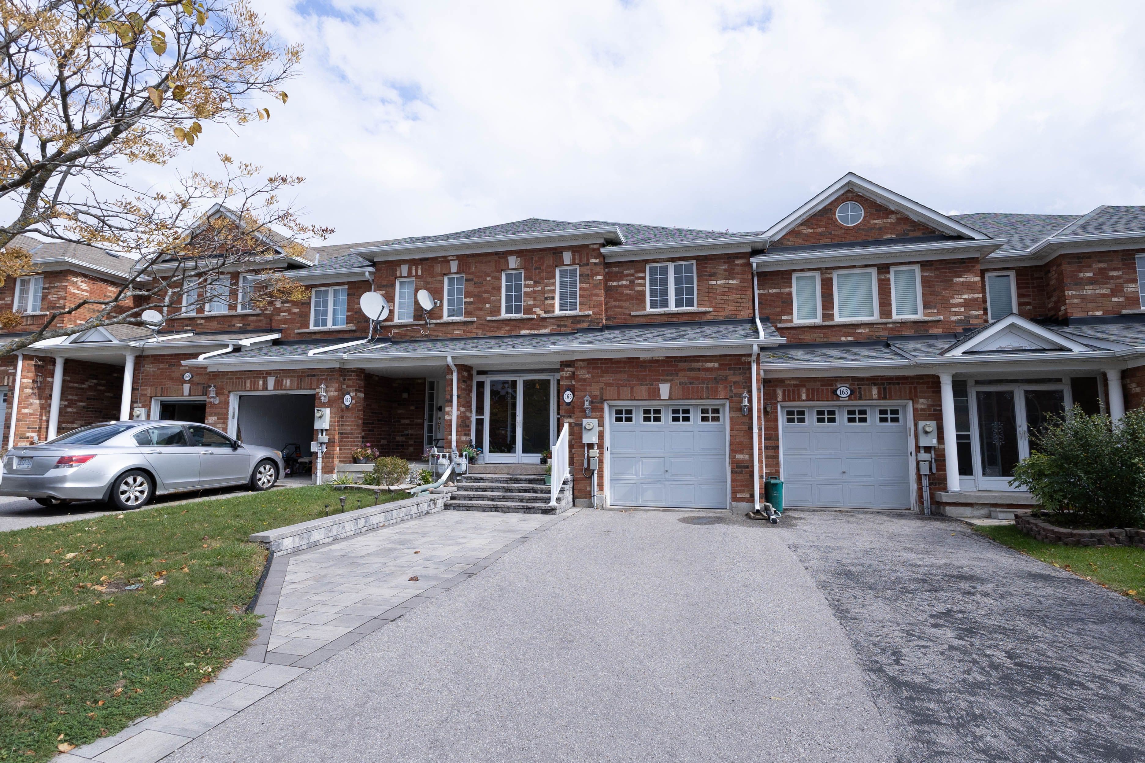 165 Manorheights Street, Richmond Hill, ON L4S 2S8