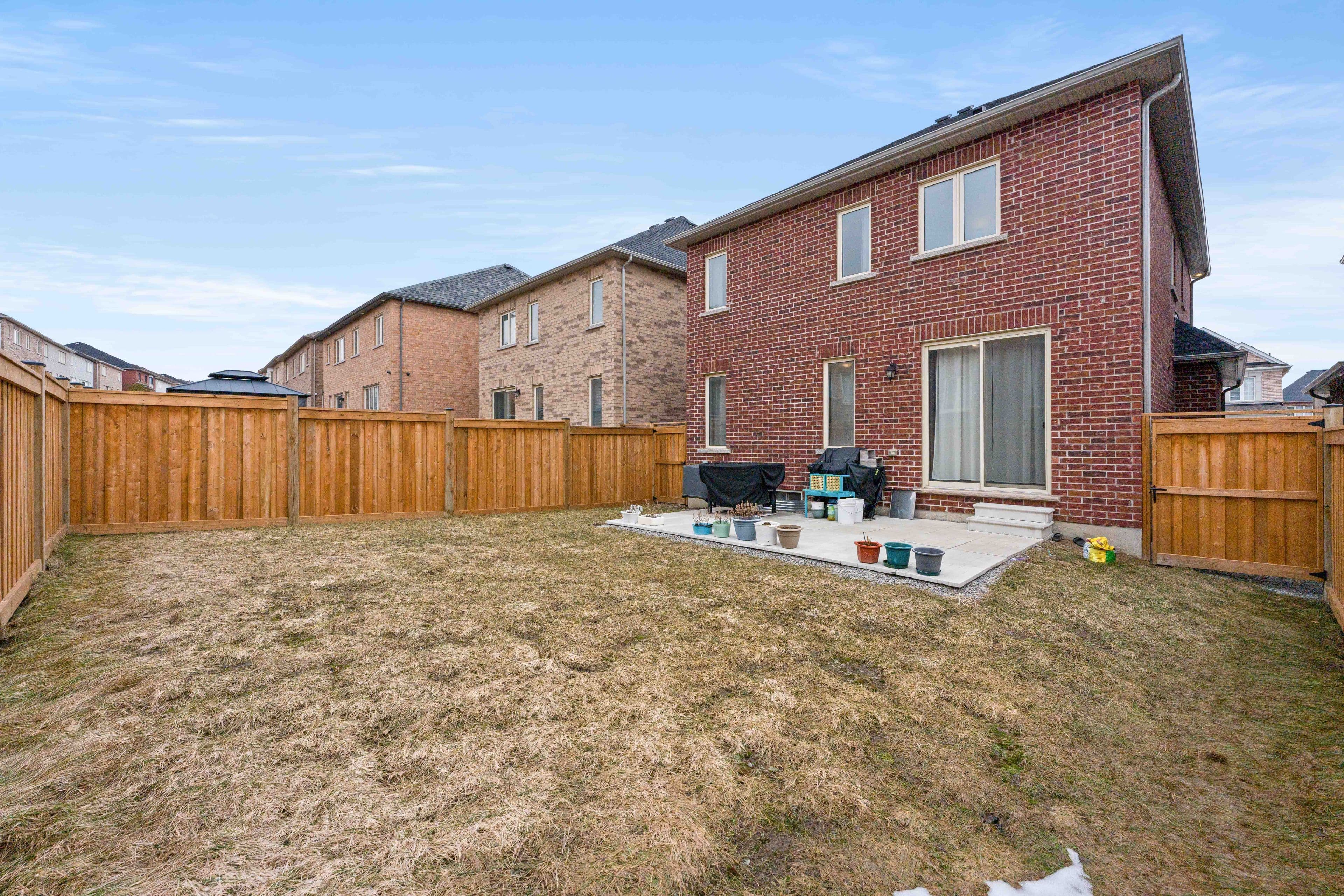 10 Neilly Terrace, Bradford West Gwillimbury, ON L3Z 4K9