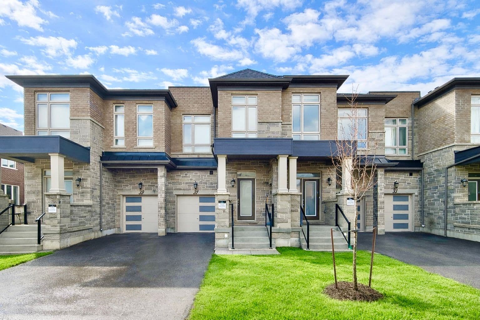 37 Schmeltzer Crescent, Richmond Hill, ON L4E 1K9