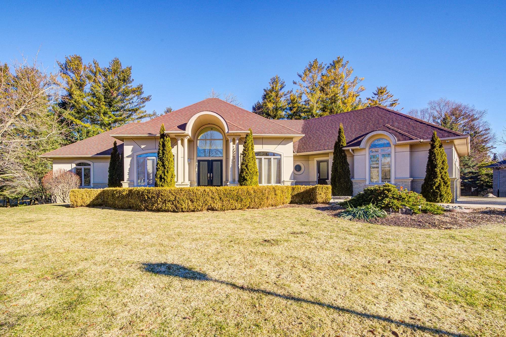 24 Maplehyrn Avenue, East Gwillimbury, ON L0G 1V0, East Gwillimbury