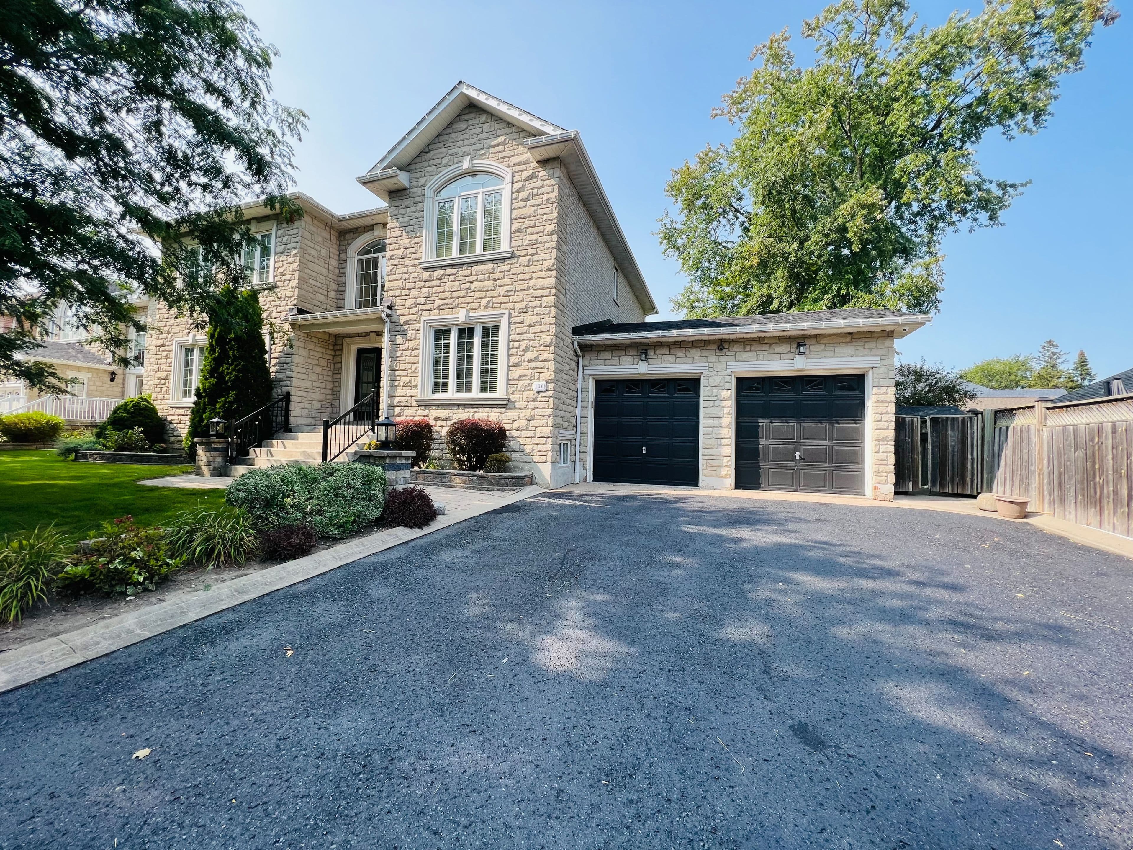 136 Prohill Street Main, Pickering, ON L1V 7G8, Pickering