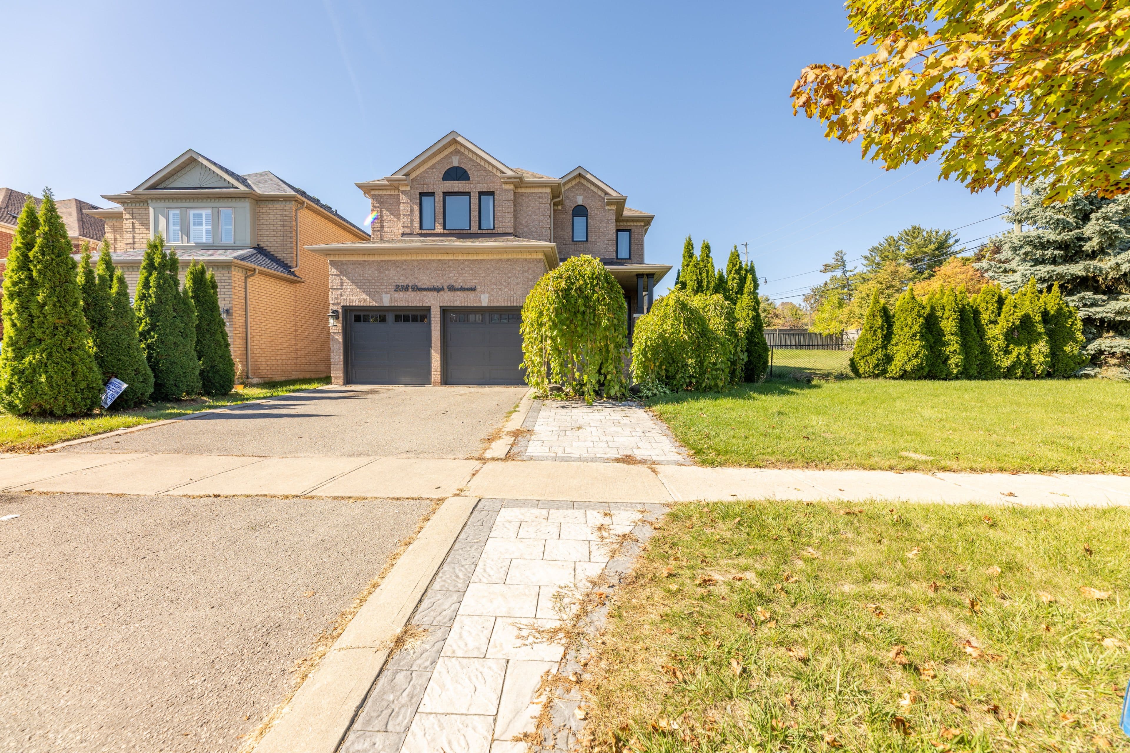 238 Devonsleigh Boulevard, Richmond Hill, ON L4S 2P8