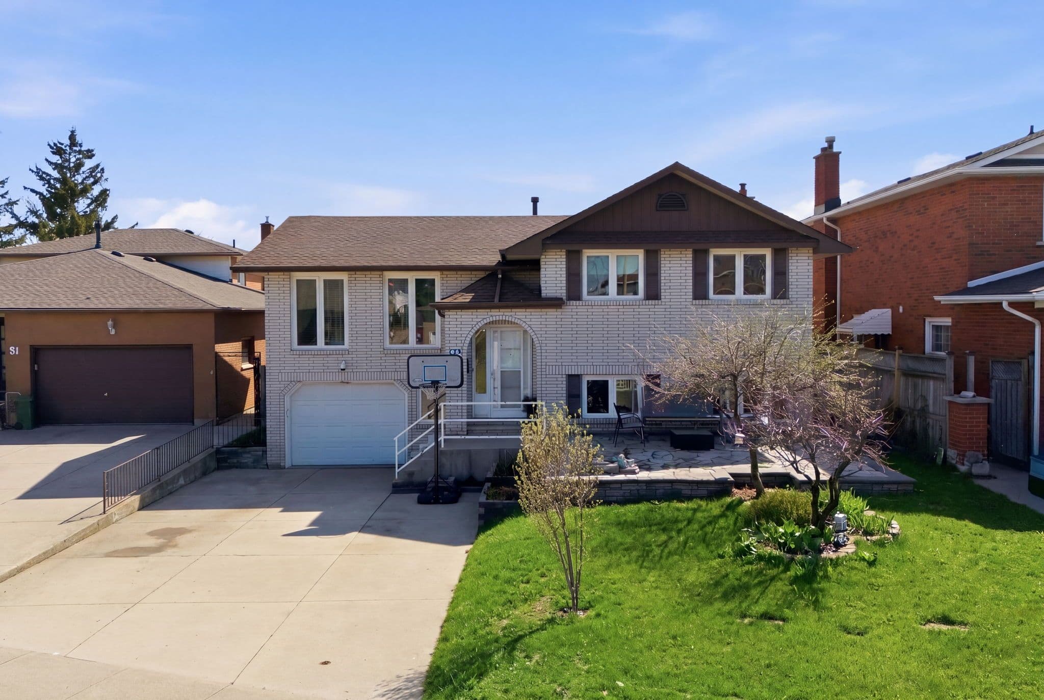 85 Summerlea Drive, Hamilton, ON L8T 4X9