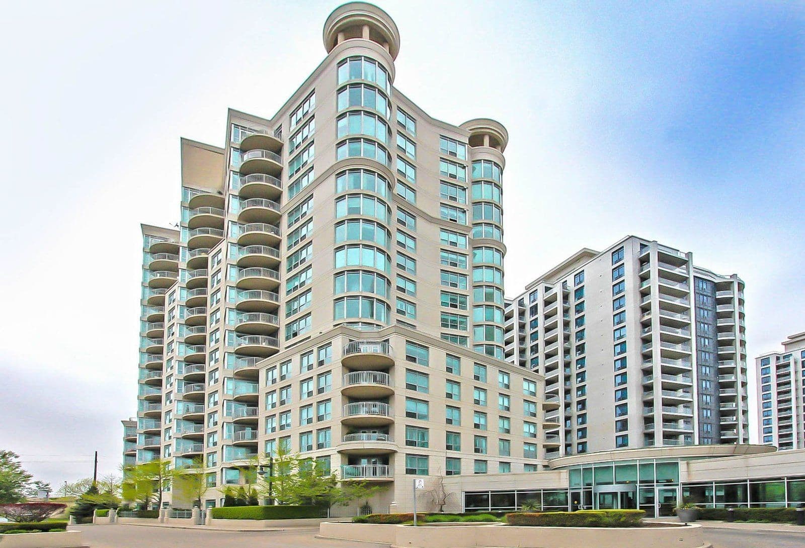 2111 Lake Shore Boulevard W 506, Toronto W06, ON M8V 4B2