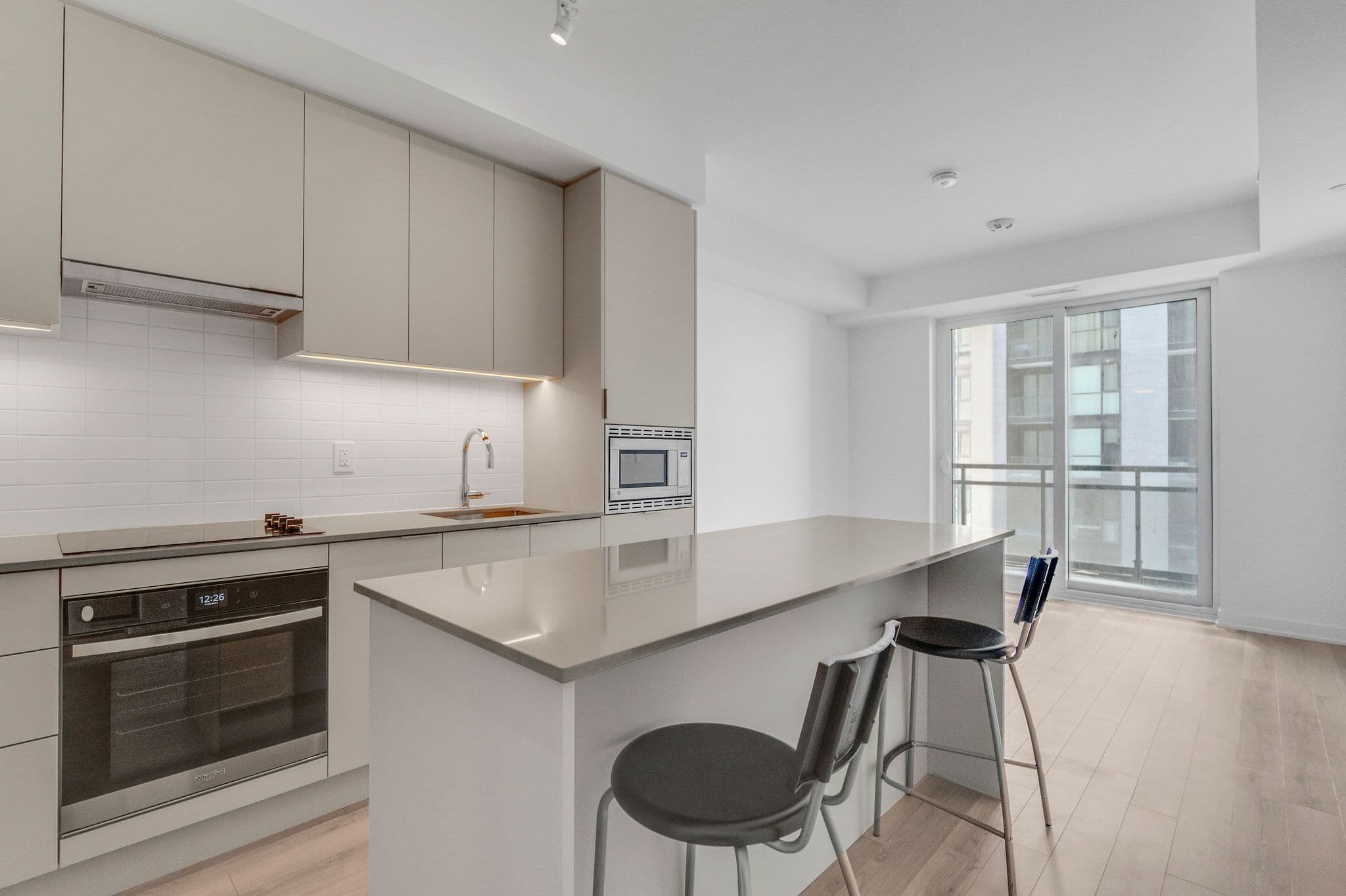 3071 Trafalgar Road 902, Oakville, ON L6H 8C6