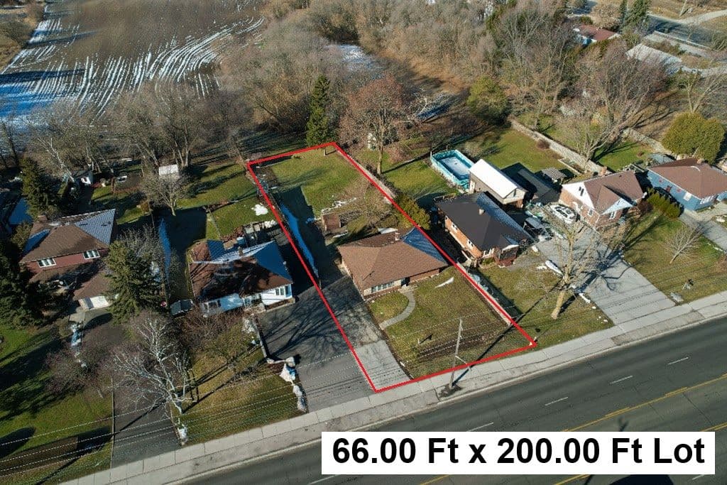 18200 Leslie Street, East Gwillimbury, ON L9N 0M5