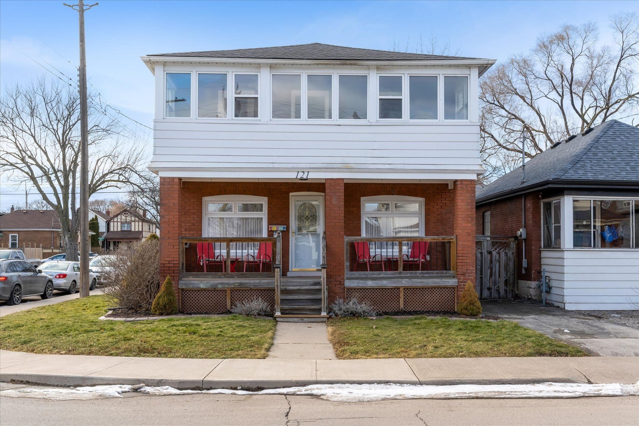 121 Edgemont Street N, Hamilton, ON L8H 4E2