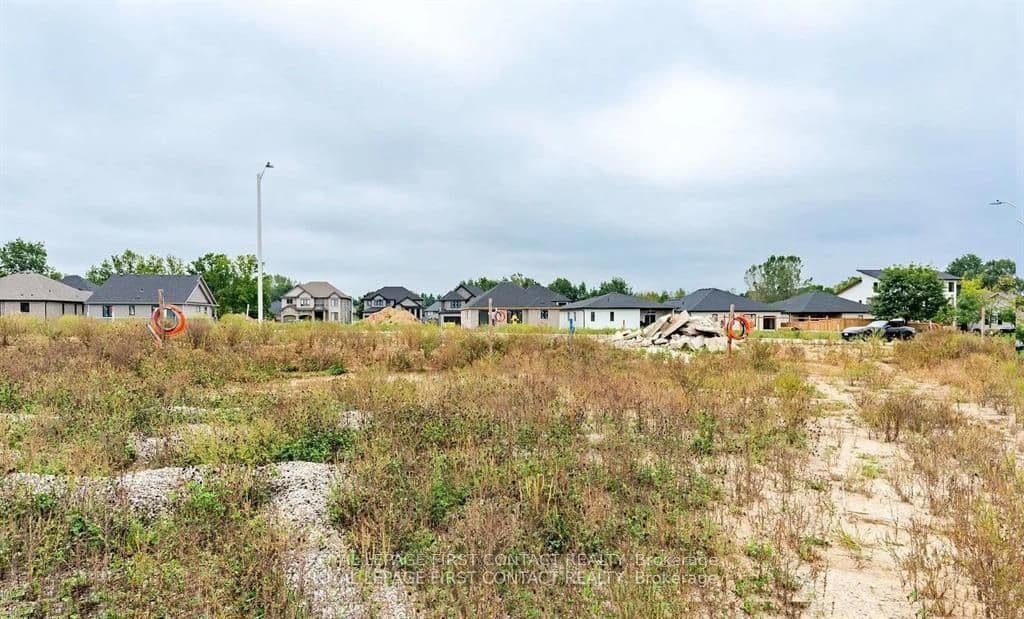 15 Hemlock Drive, Tillsonburg, ON N4G 5S3