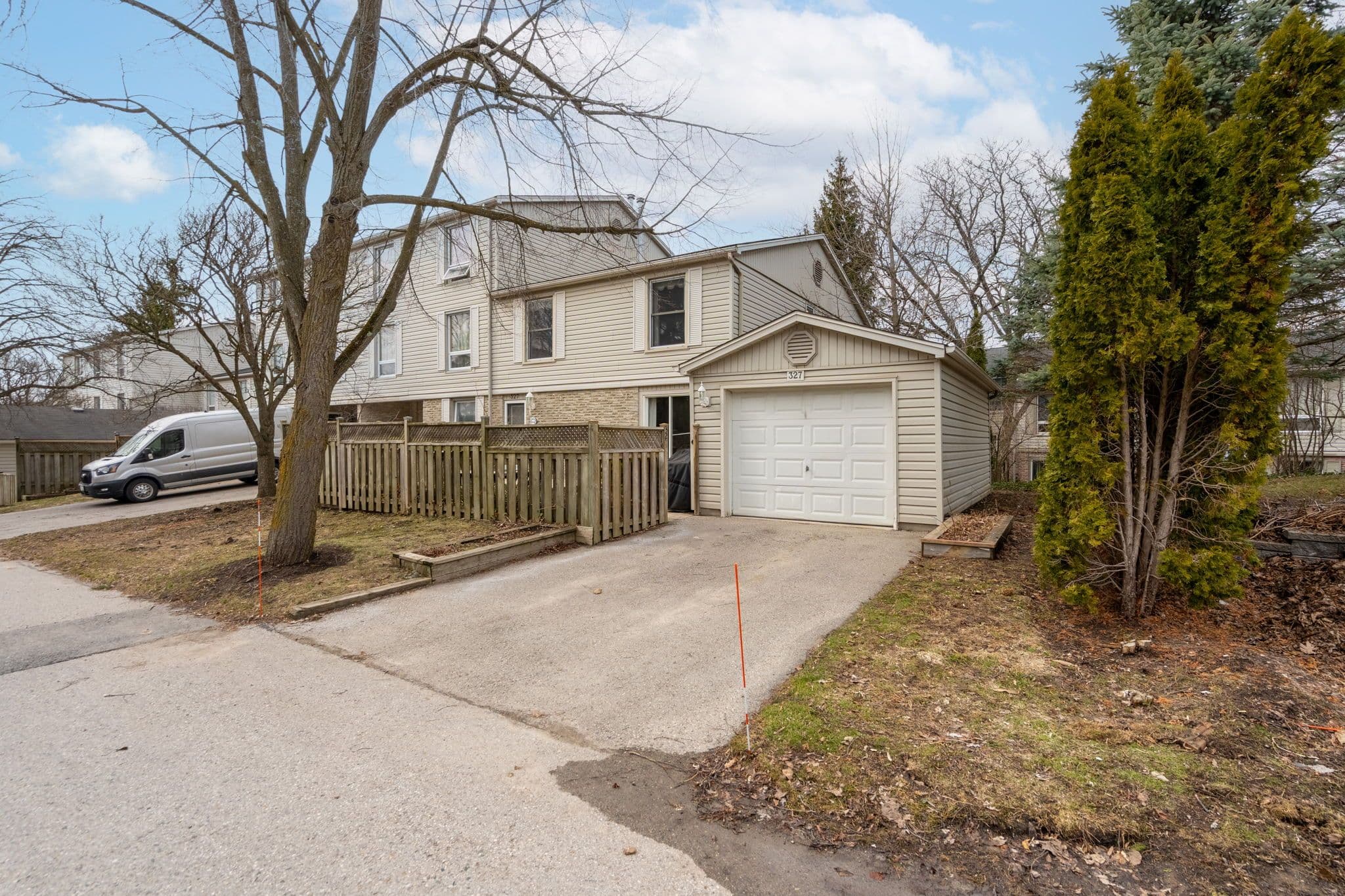 327 Everglade Crescent, London North, ON N6H 4M7