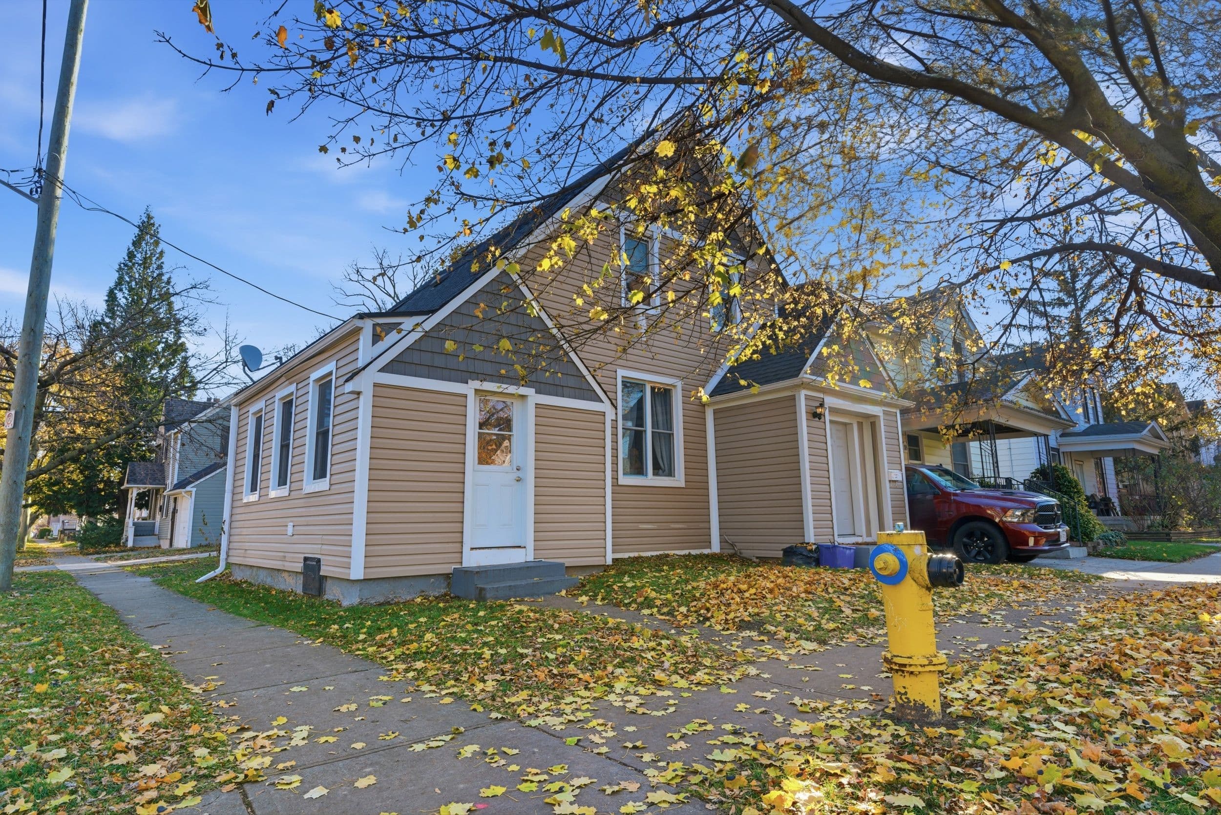 20 Henry Street, St. Catharines, ON L2R 5T3