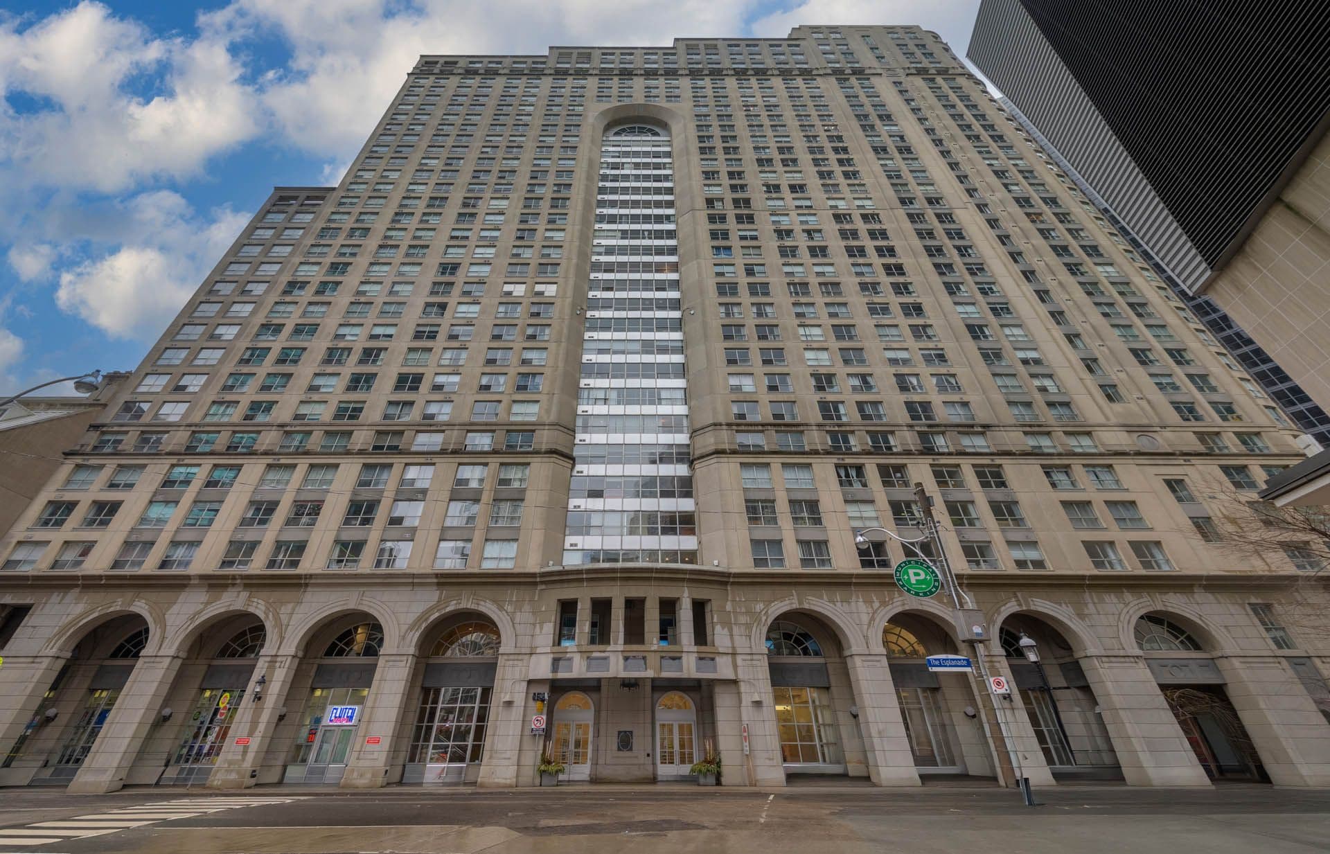 25 The Esplanade N/A 811, Toronto C08, ON M5E 1W5