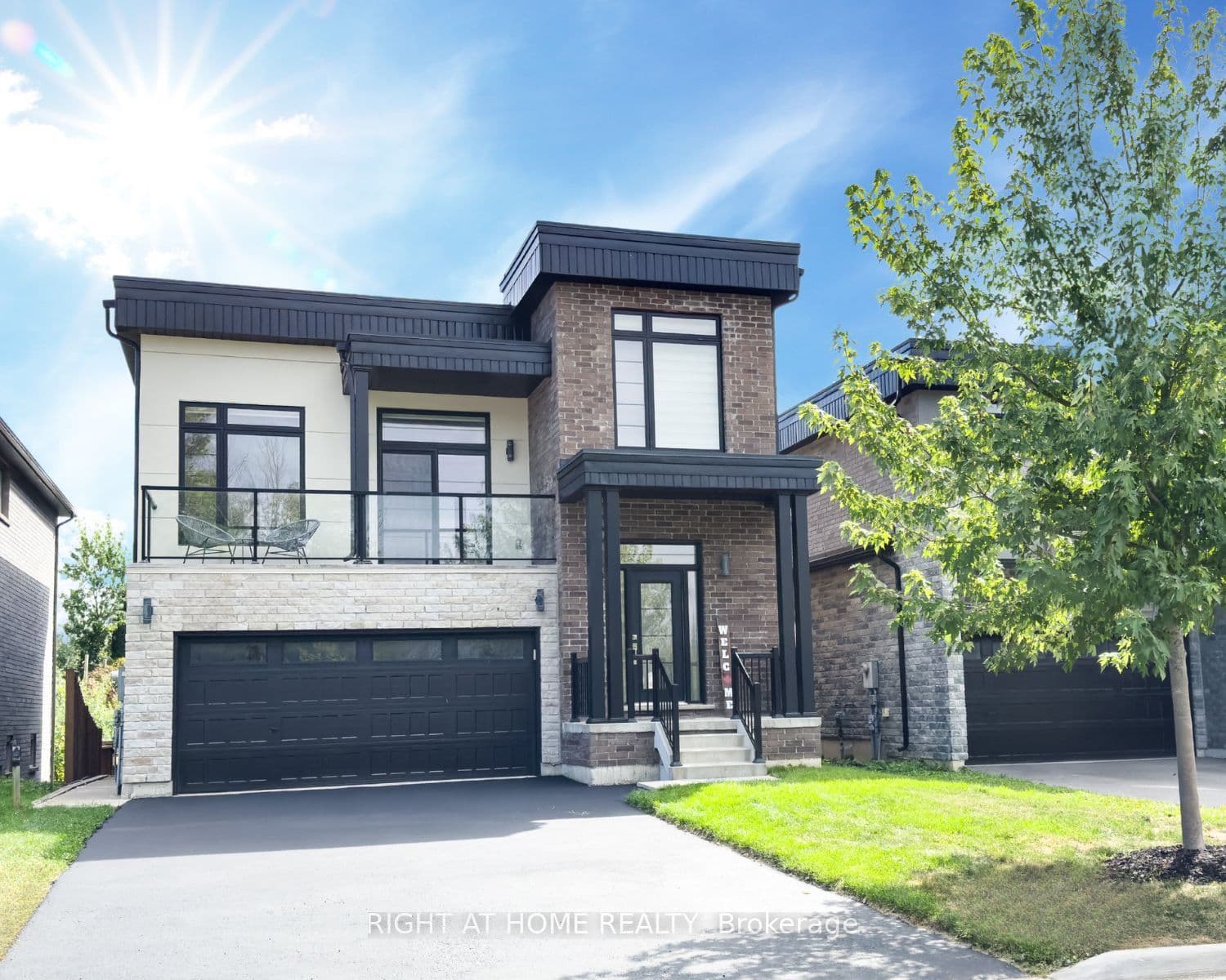8 Greenwich Street, Barrie, ON L4N 7R1