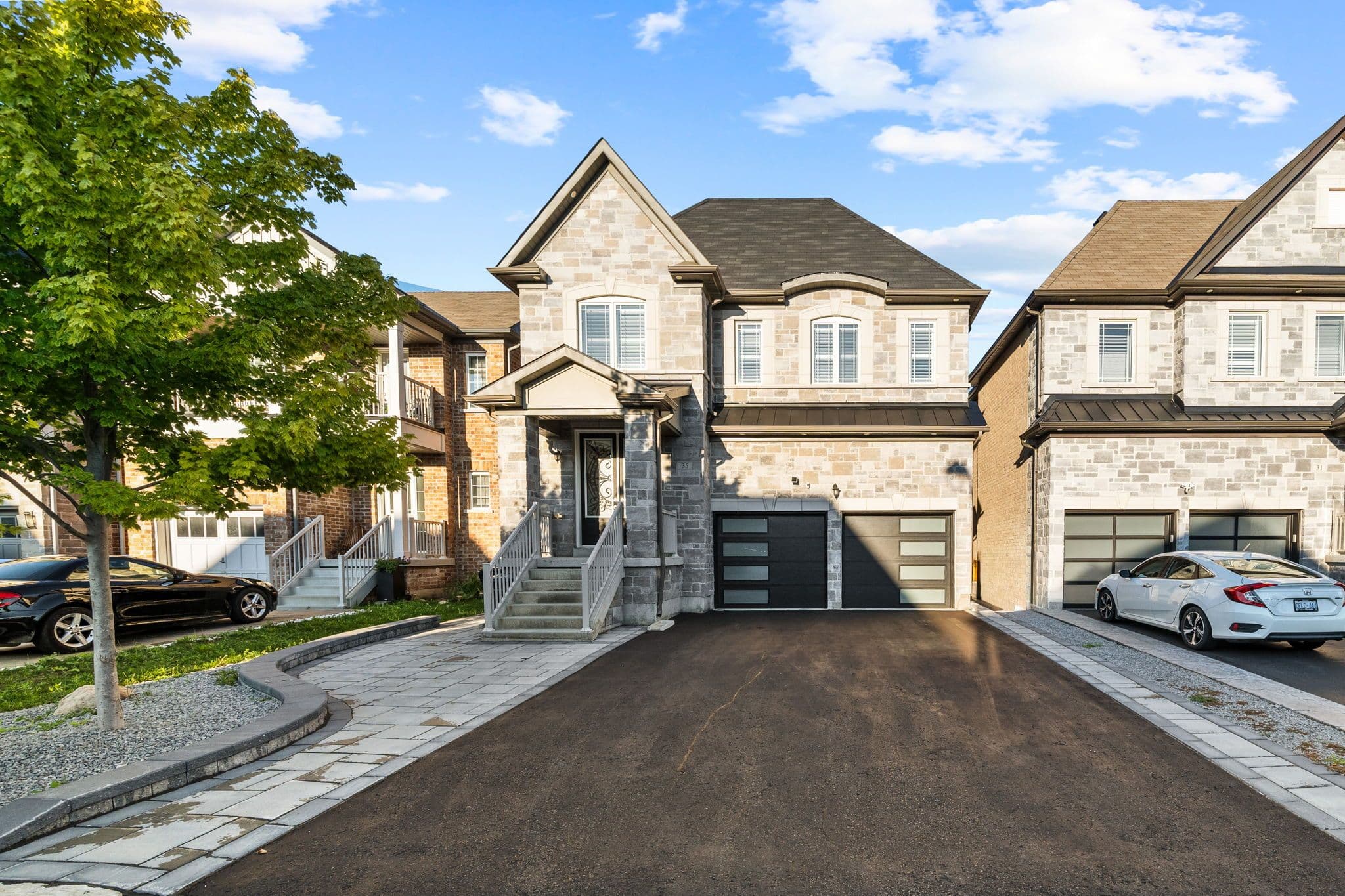35 Tyndall Drive, Bradford West Gwillimbury, ON L3Z 4G6