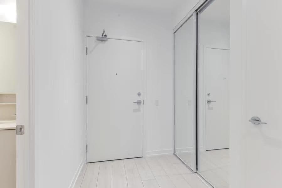 5 Buttermill Avenue 5101, Vaughan, ON L4K 0J5