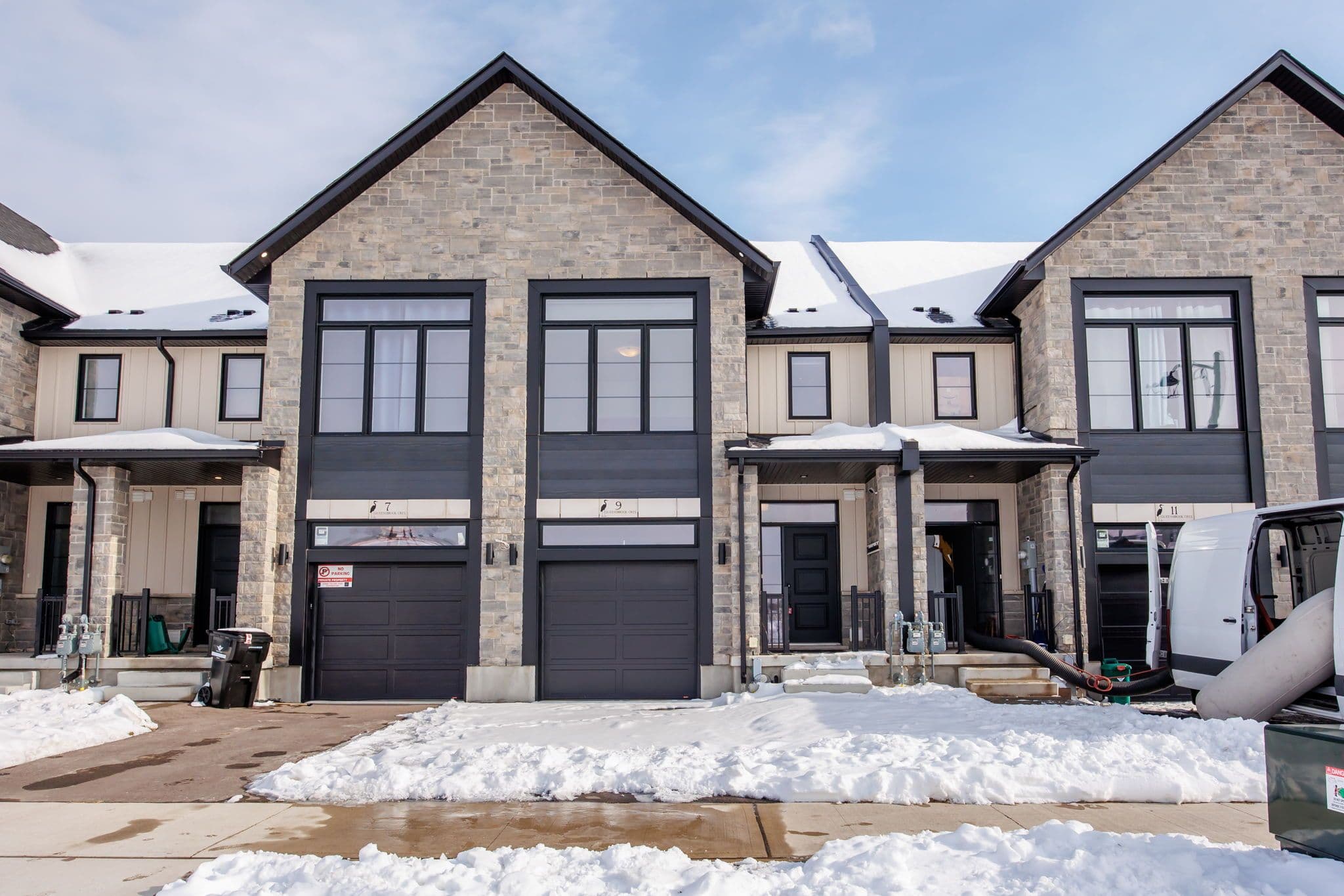 9 Queensbrook Crescent, Cambridge, ON N1S 0E5