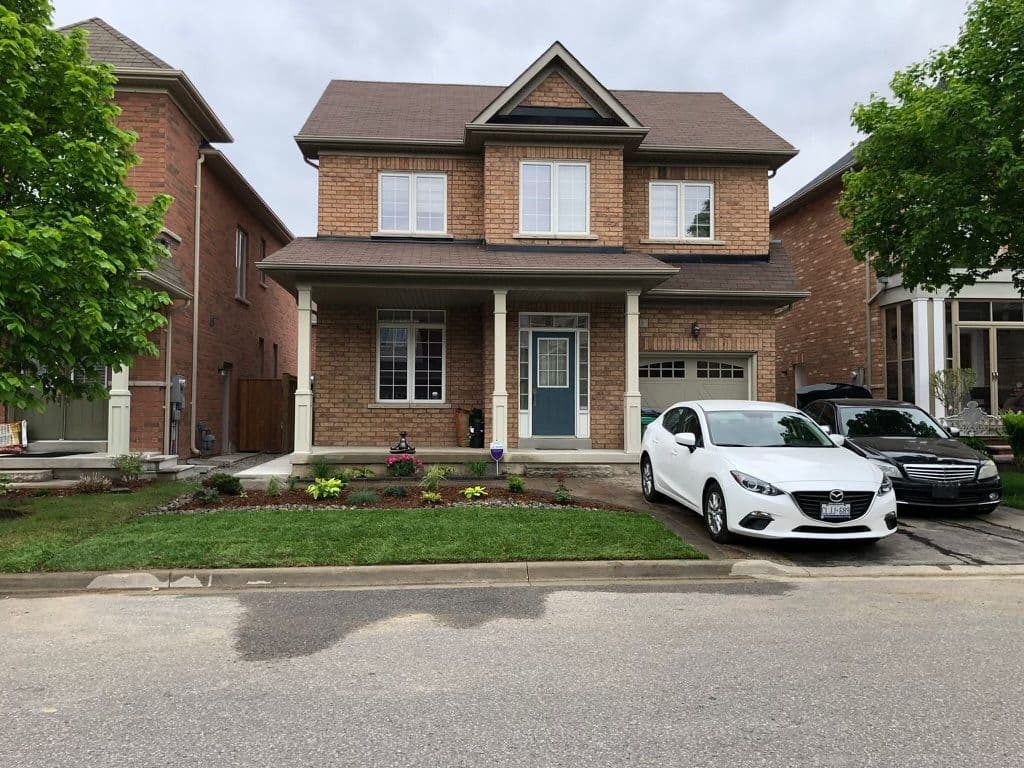 33 George Robinson Drive Bsmnt, Brampton, ON L6Y 2E3