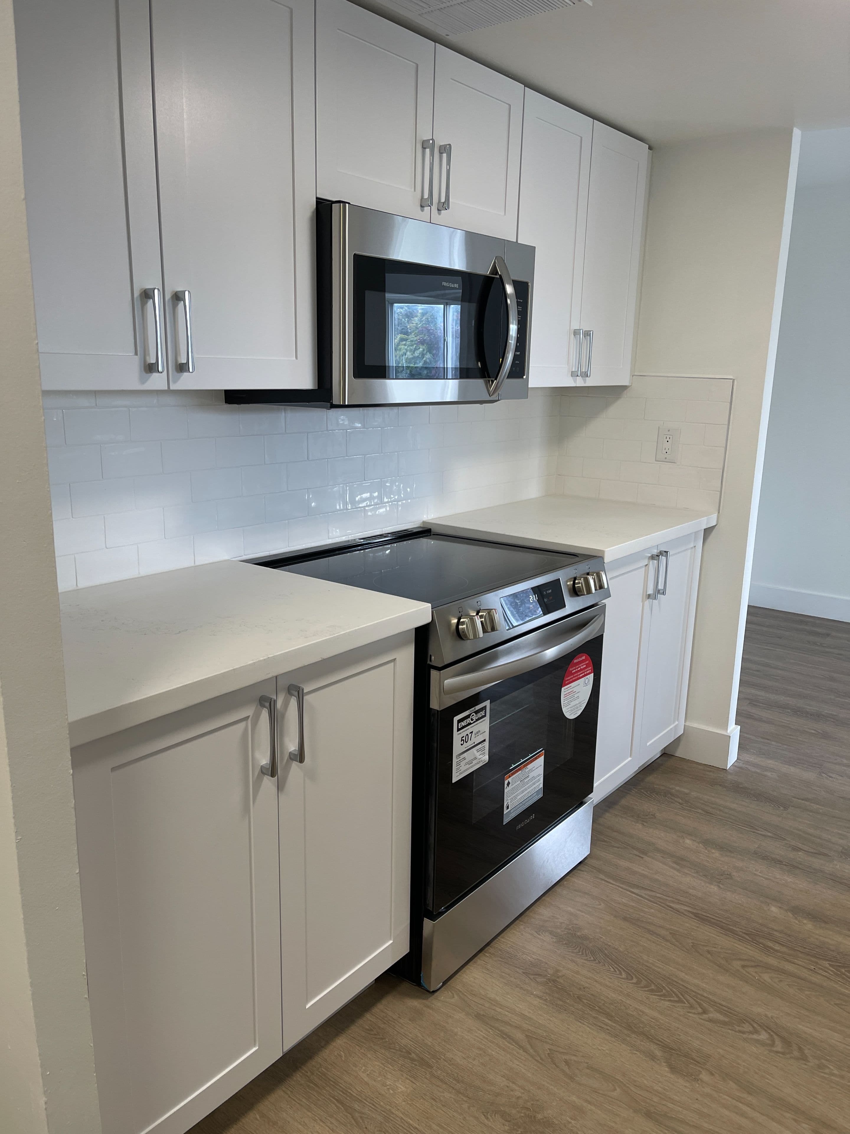 19 Regency Crescent 201, Whitby, ON L1N 8M6